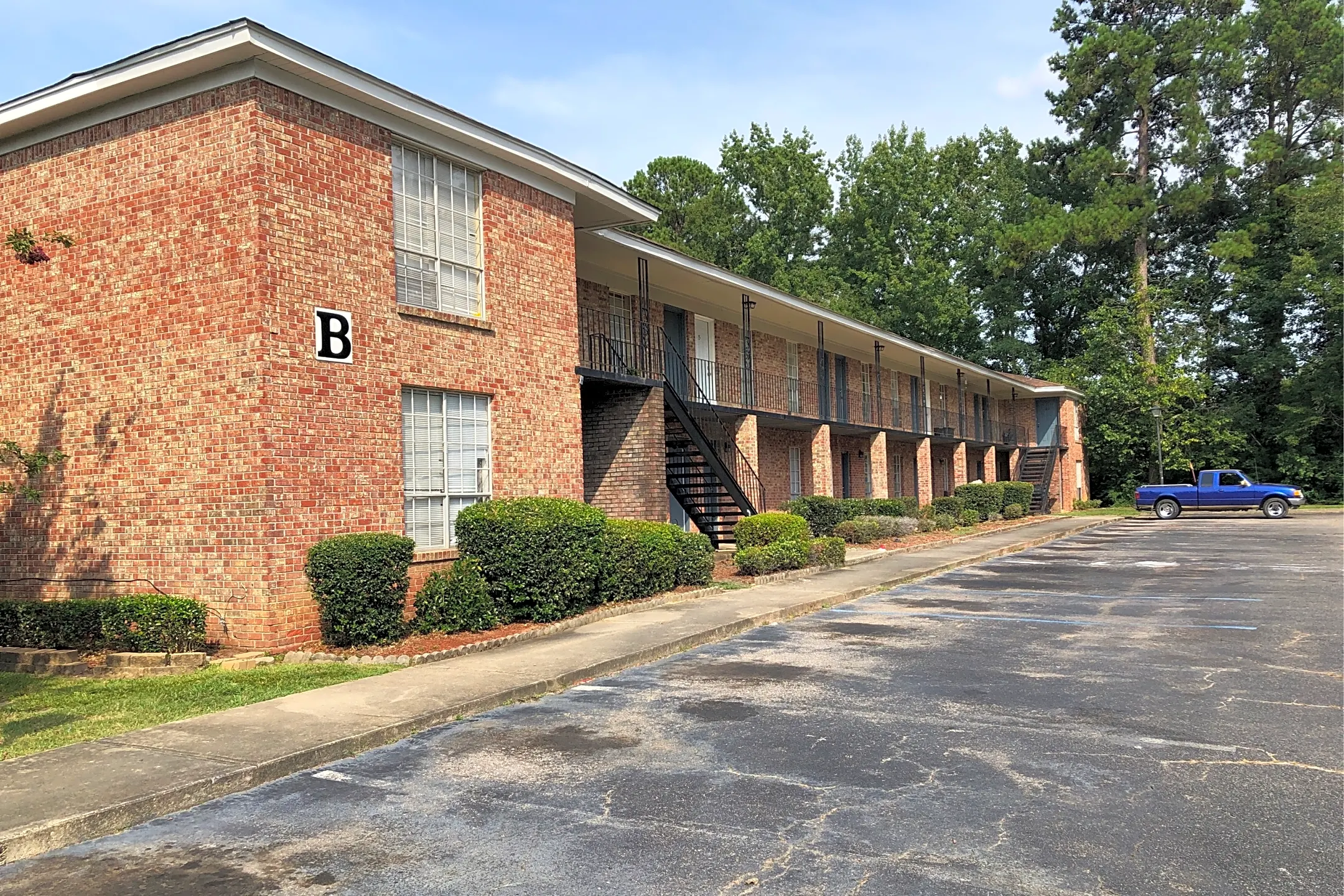 Summerville Apartments 703 E 3rd North St Summerville SC For Rent   7d55760f08db515d47ed0d31ebfc512e