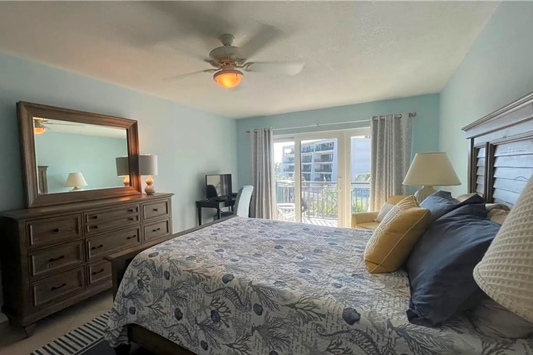 Bedroom - 3939 Ocean Dr #407B - Vero Beach, FL