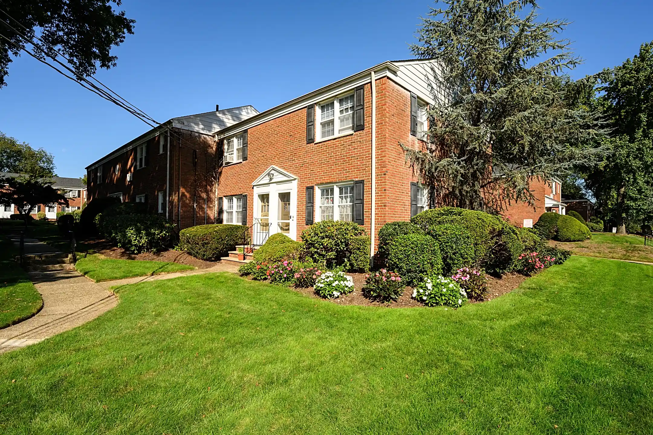 Merritt Gardens 306090 Knickerbocker Road Dumont, NJ Apartments