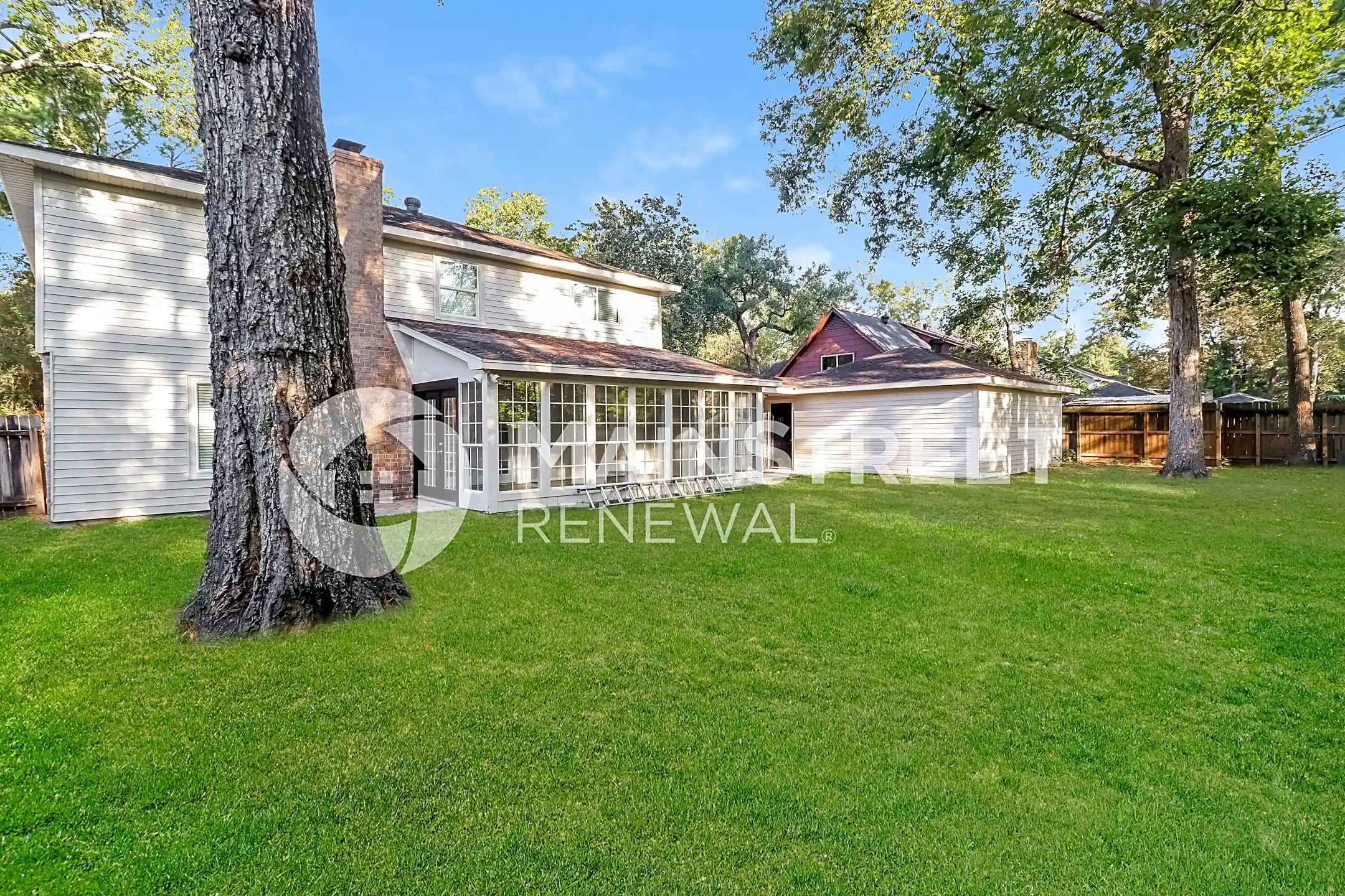 Building - 647 Mosswood Drive - Conroe, TX