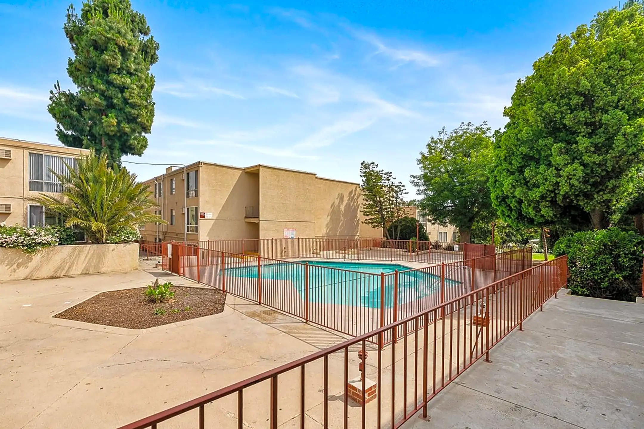 mountain-view-manor-12960-dronfield-ave-sylmar-ca-apartments-for