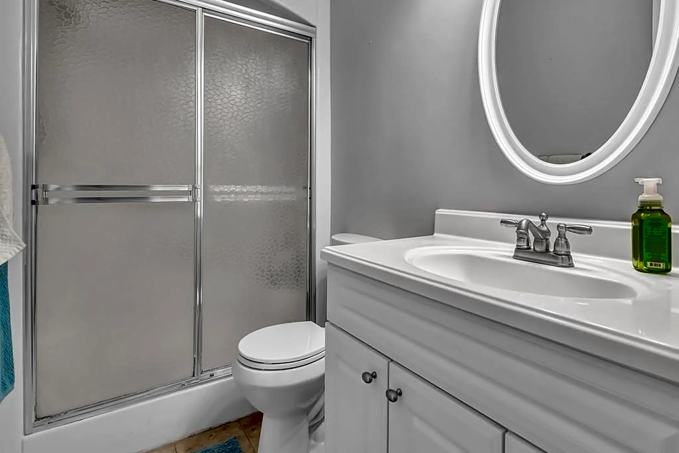 Bathroom - 900 Jasmine Ln #6B - Vero Beach, FL