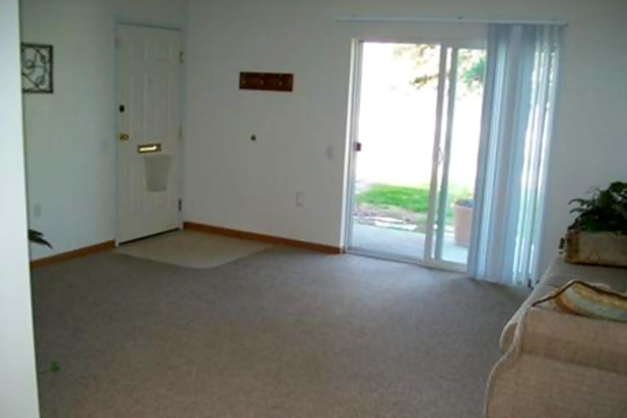 Pineview Apartments 3855 Pineview Pl Waterloo, IA Apartments for Rent Rent.