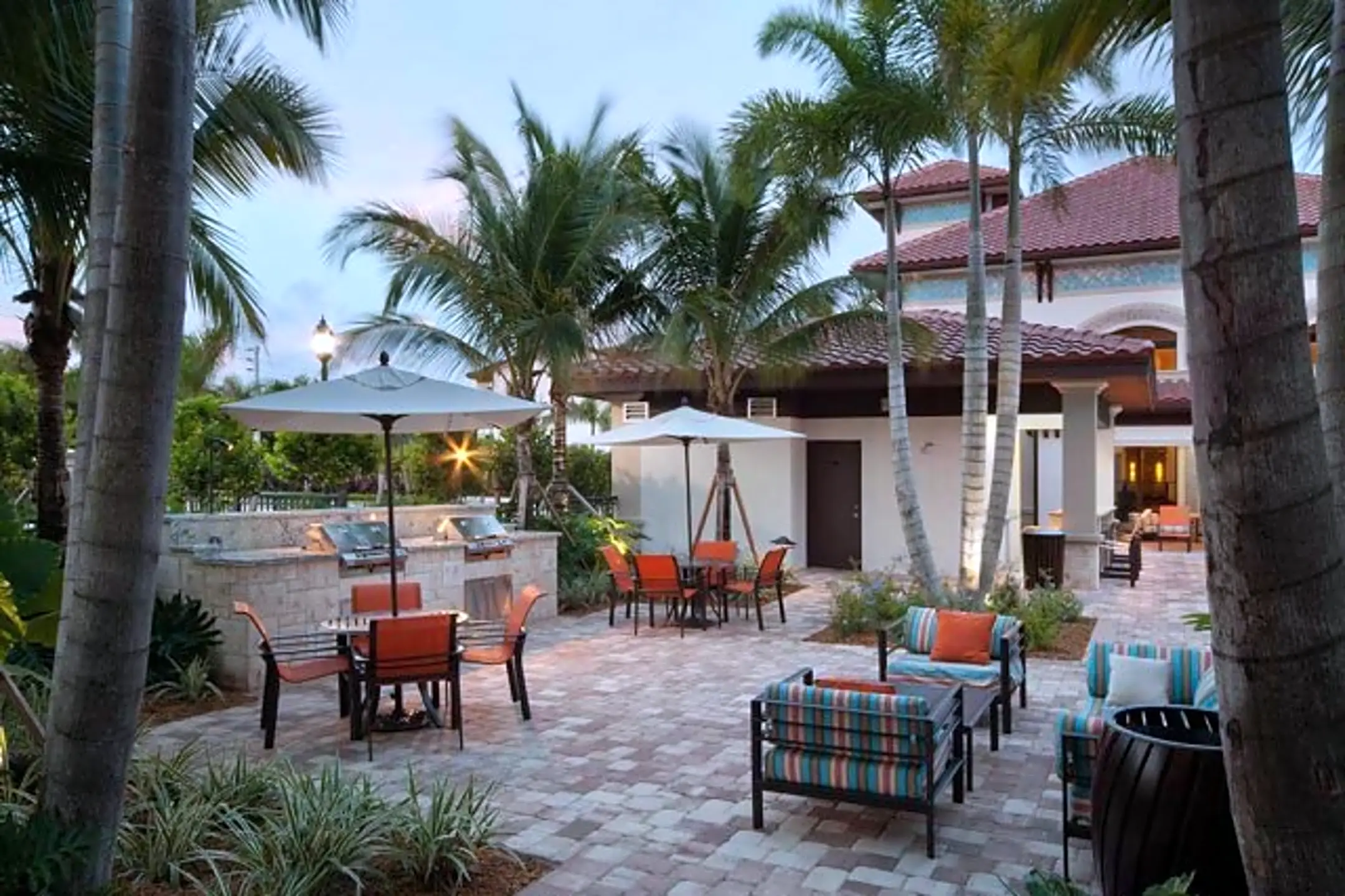 Pool - AMLI Miramar Park Apartments - Miramar, FL