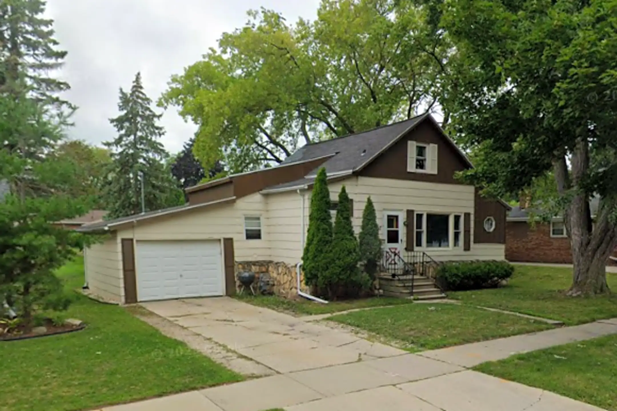 1197 Dousman St Houses Green Bay, WI 54303
