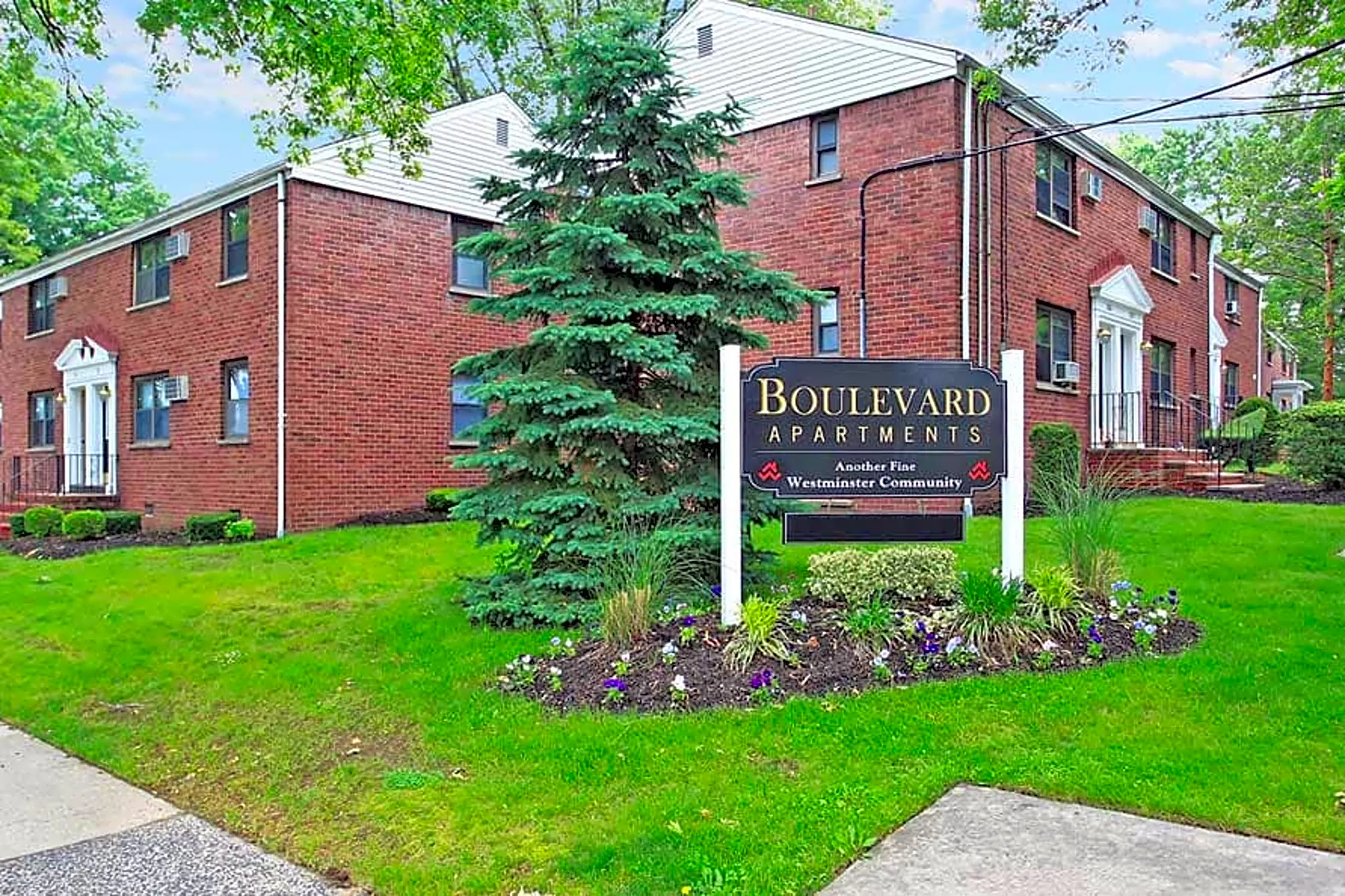 Boulevard Apartments - Hasbrouck Heights, NJ 07604