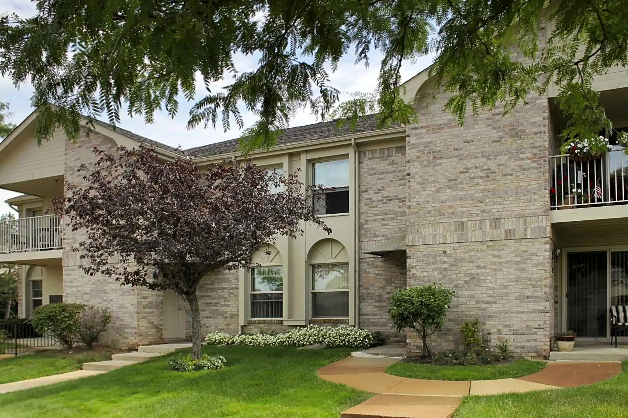 Building - Harbour Village Apartments - Northville, MI