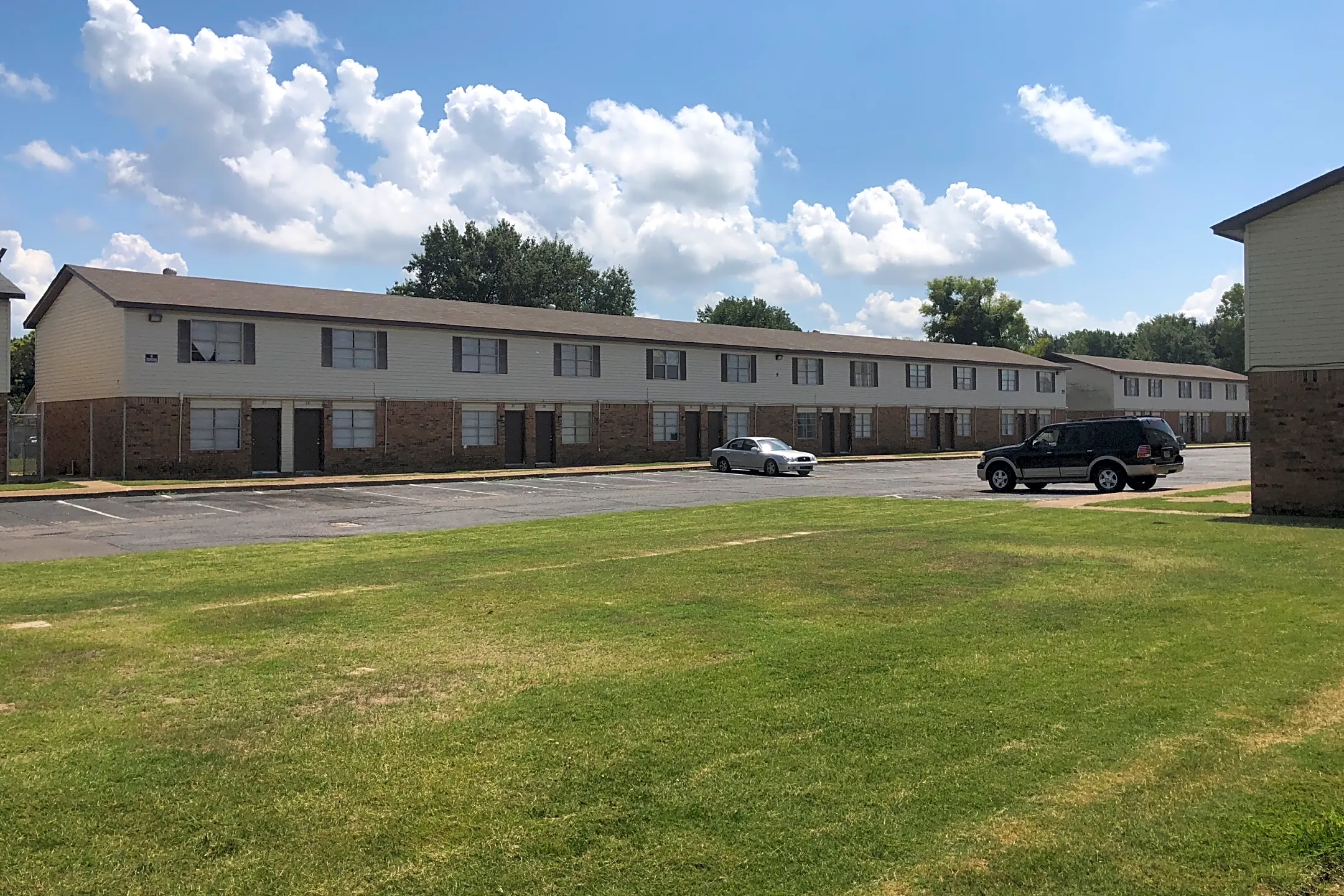 Bent Creek Townhomes - 700 S Avalon St | West Memphis, AR Apartments ...