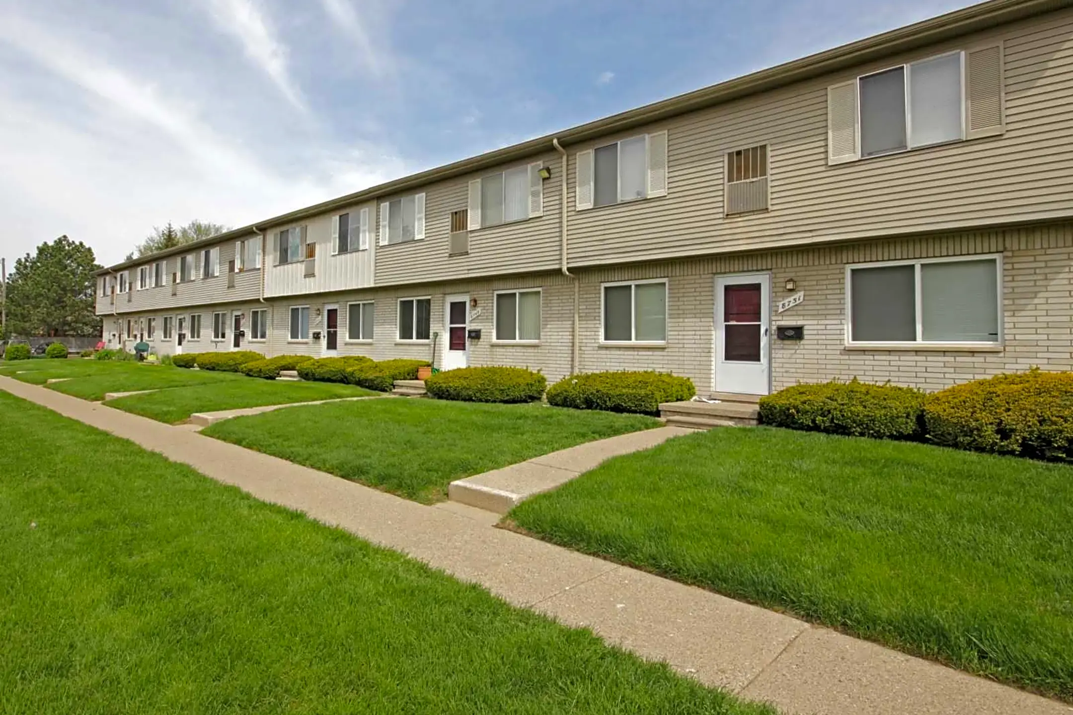 Canton Gardens Apartments - 8660 Walton Blvd | Canton, MI For Rent | Rent.