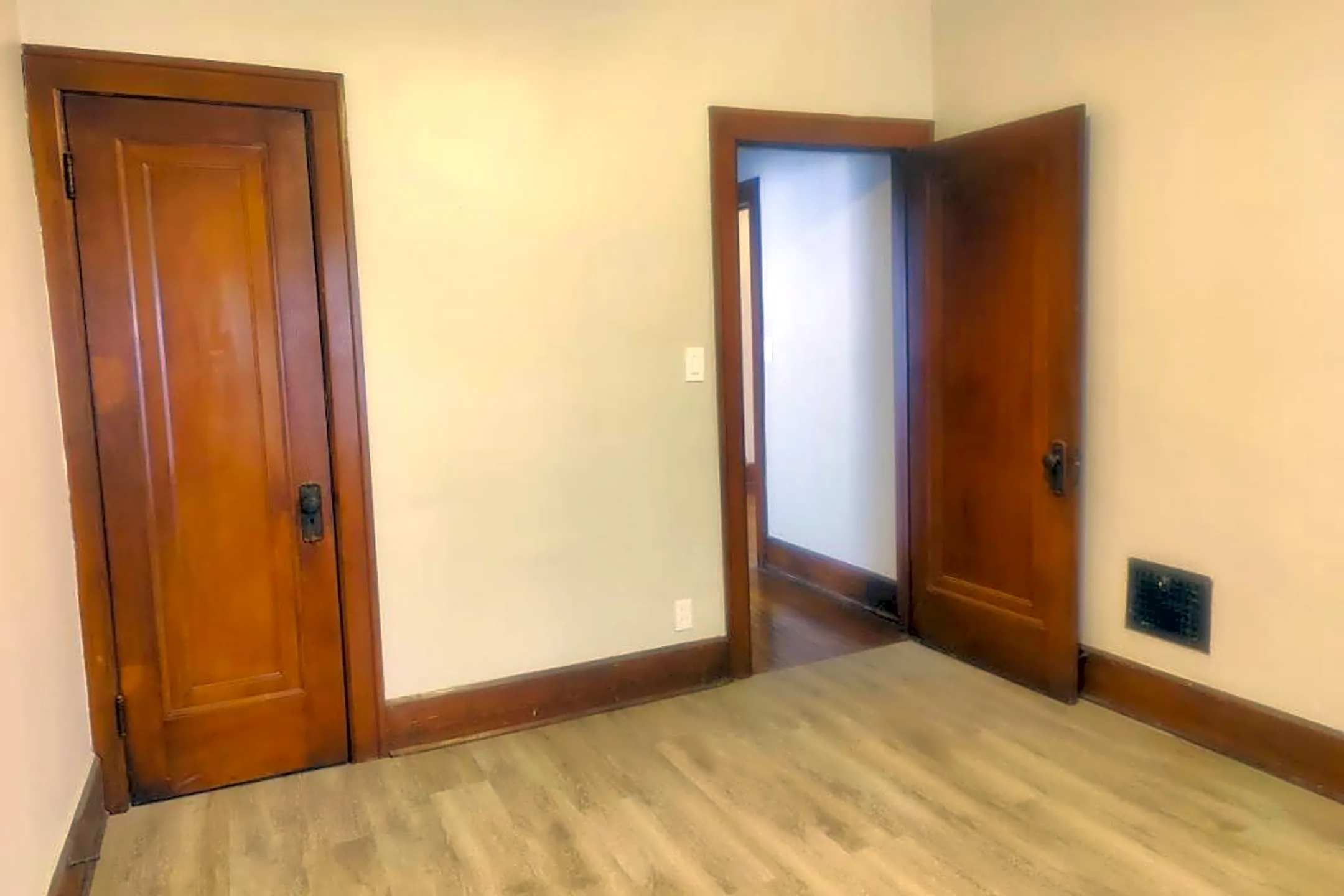 10 Rockwood Ave 10 Rockwood Ave unit Lower Ecorse, MI Houses for