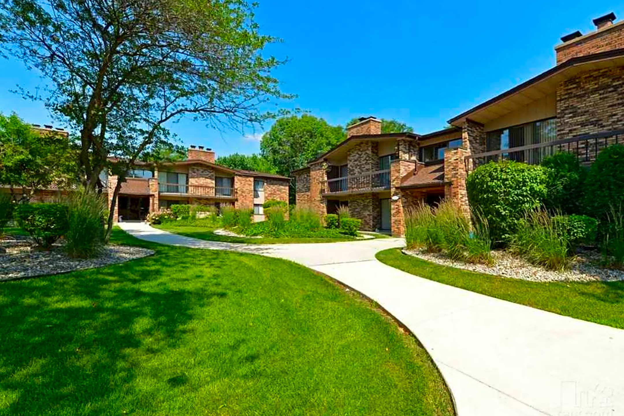 Building - Park Crossing Apartments - Downers Grove, IL