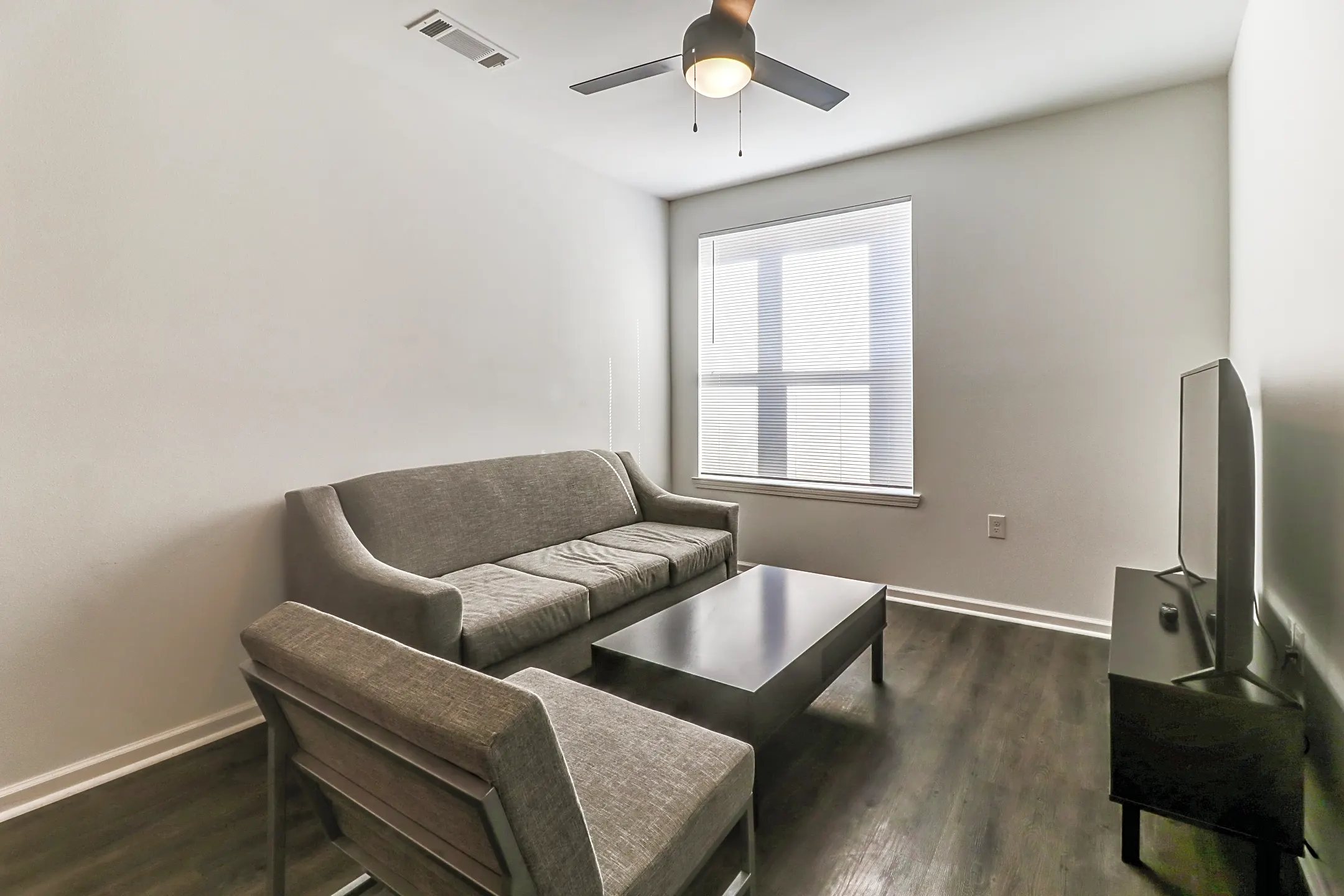 Flagship Kerns Knoxville, TN 37920