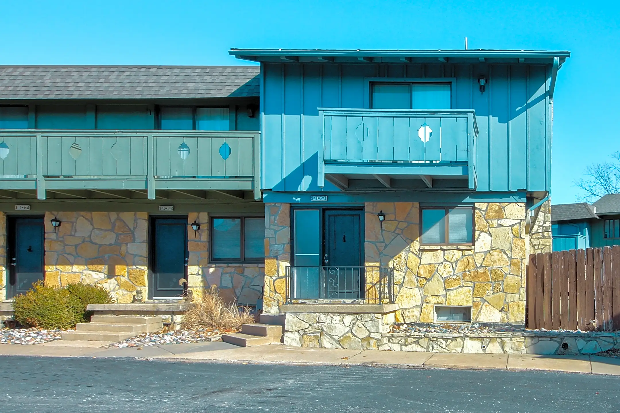 Building - Parke East Townhomes - Wichita, KS