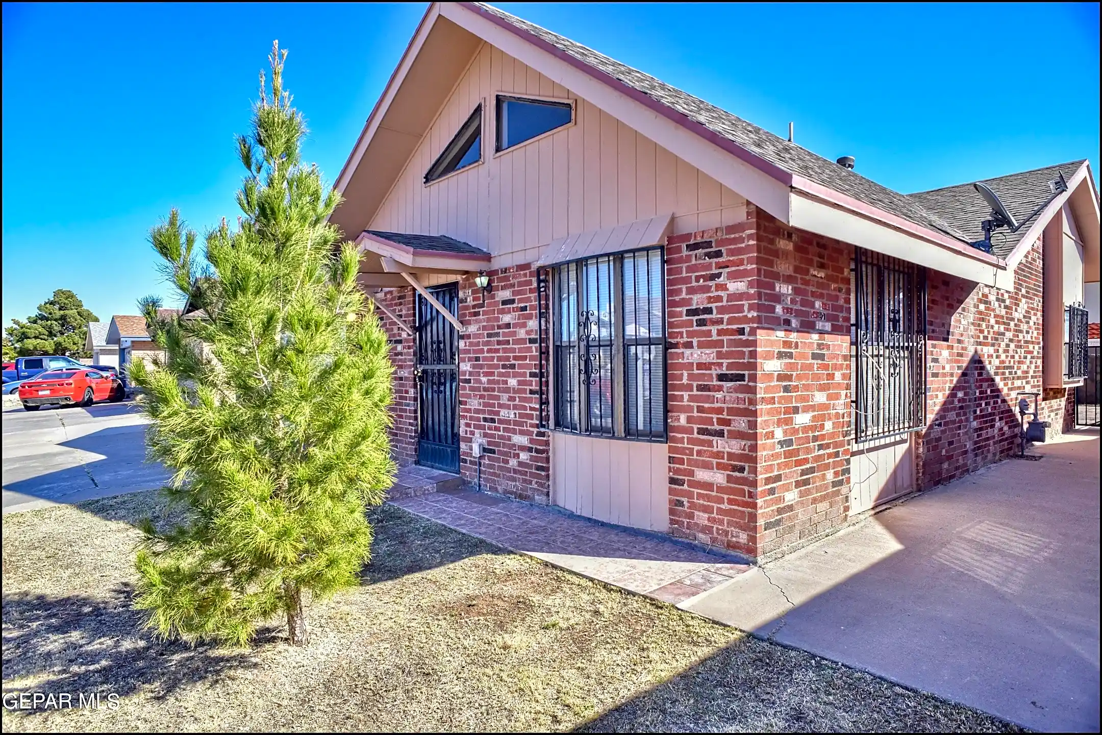 Building - 10916 Rogers Hornsby St - El Paso, TX