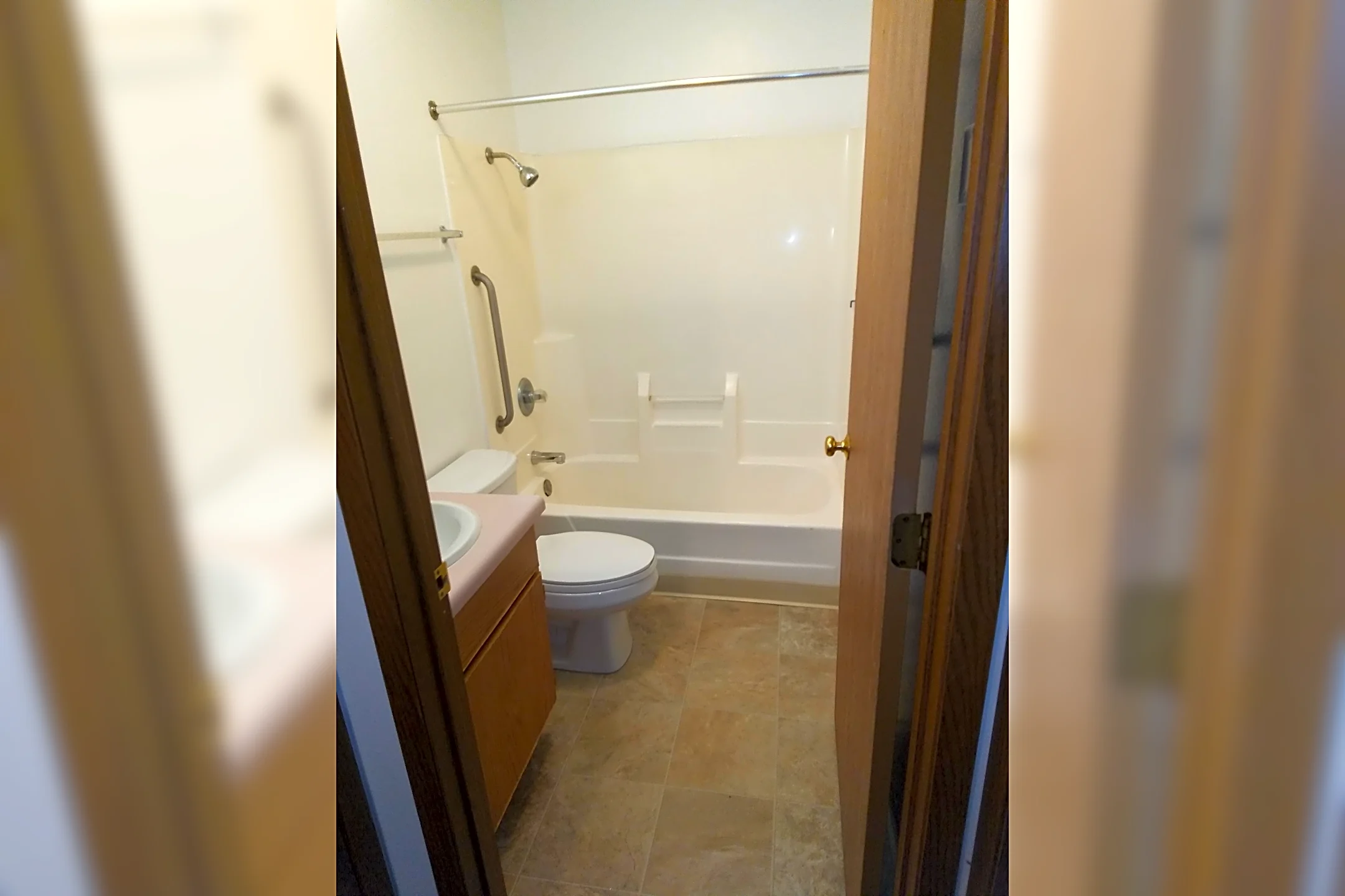 Grinnell Park Apartments 223 4th Avenue West Grinnell, IA Apartments for Rent Rent.