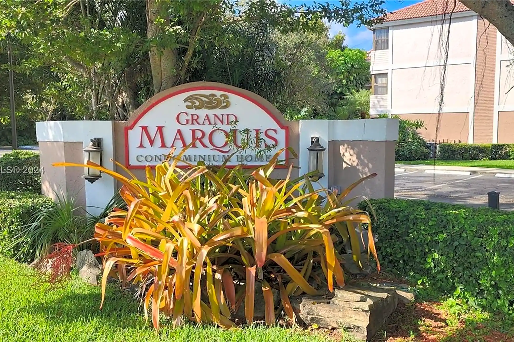 10105 W Sunrise Blvd #101 Condos - Plantation, FL 33322