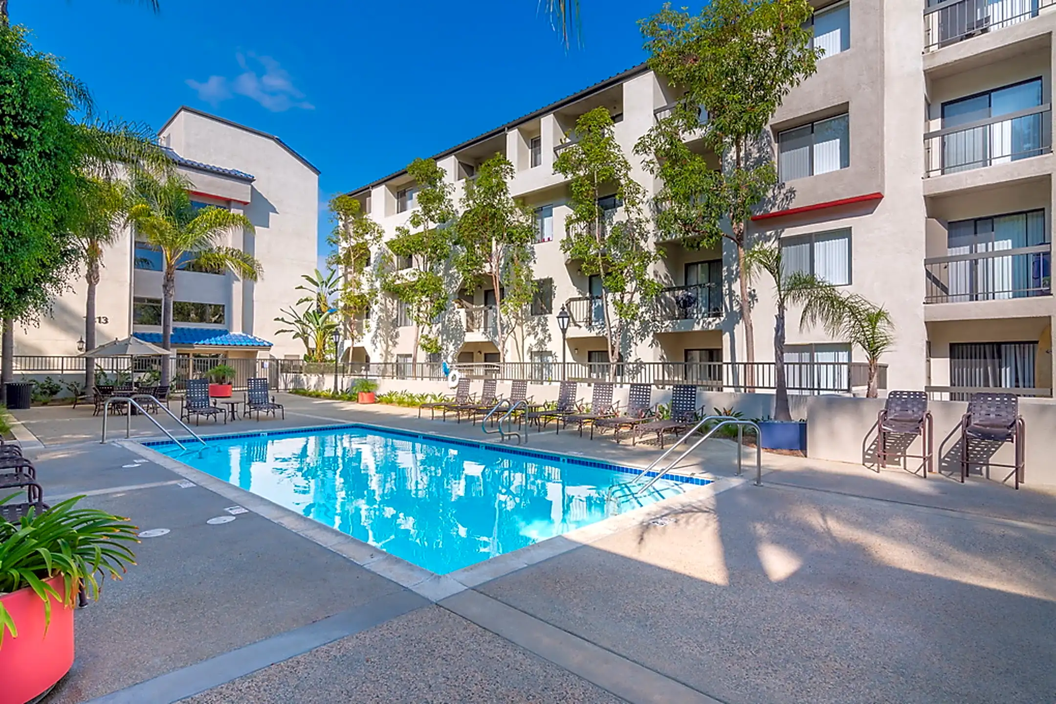 Marbrisa Apartments Long Beach