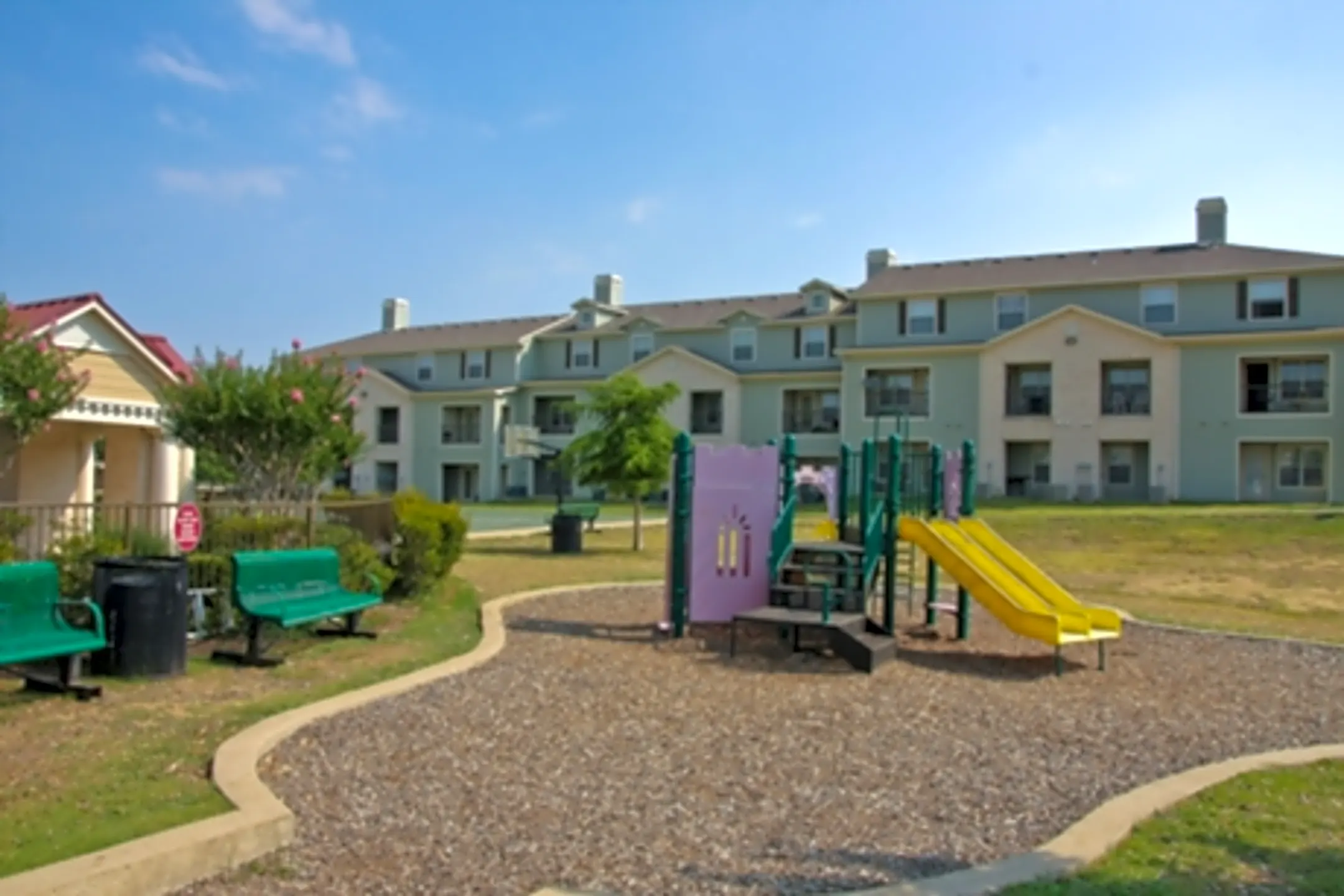 Silverton Village Apartments and Townhomes 3700 Fm 85 Ennis, TX