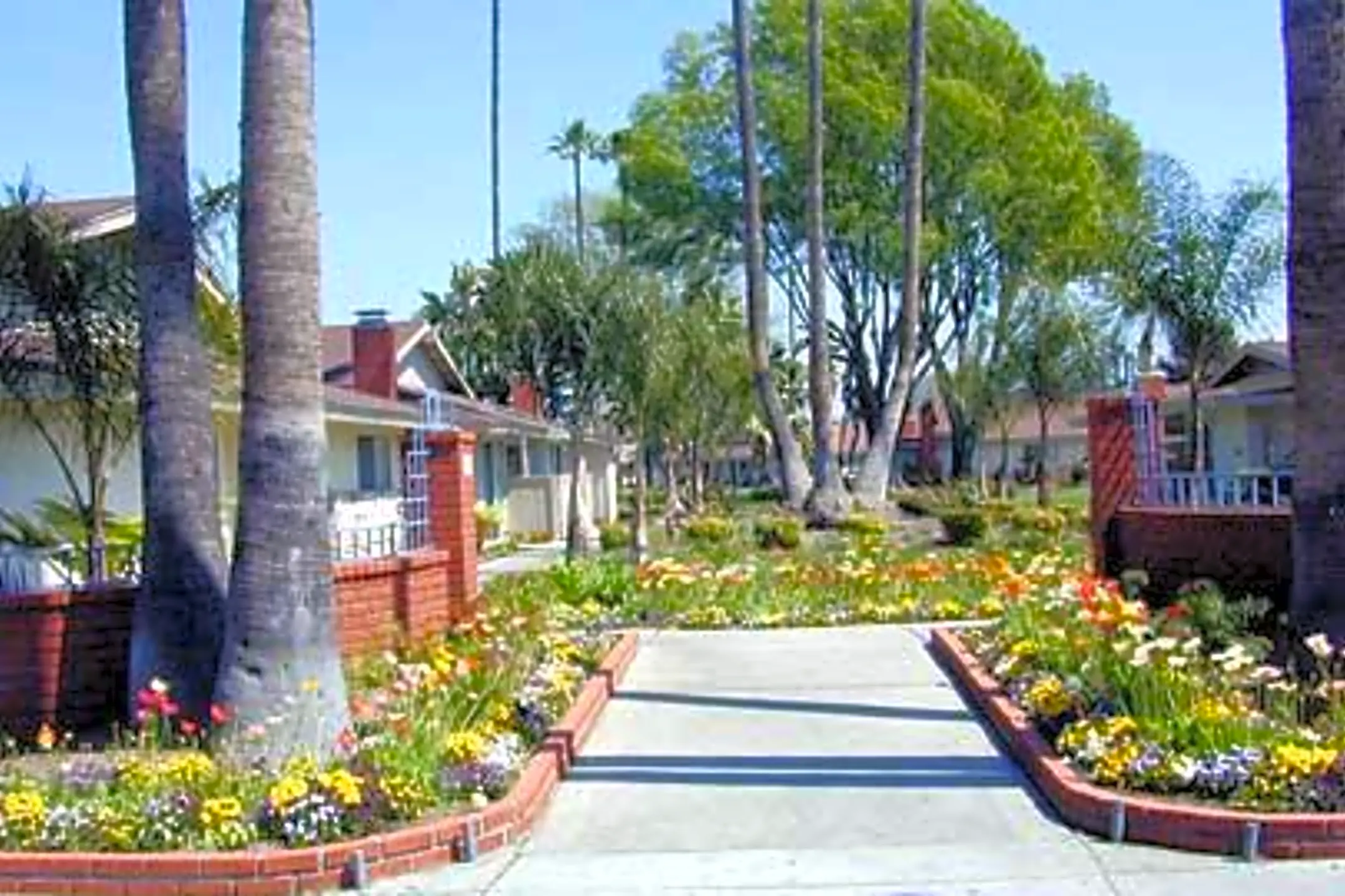 Arroyo Vista Apts - Garden Grove, CA