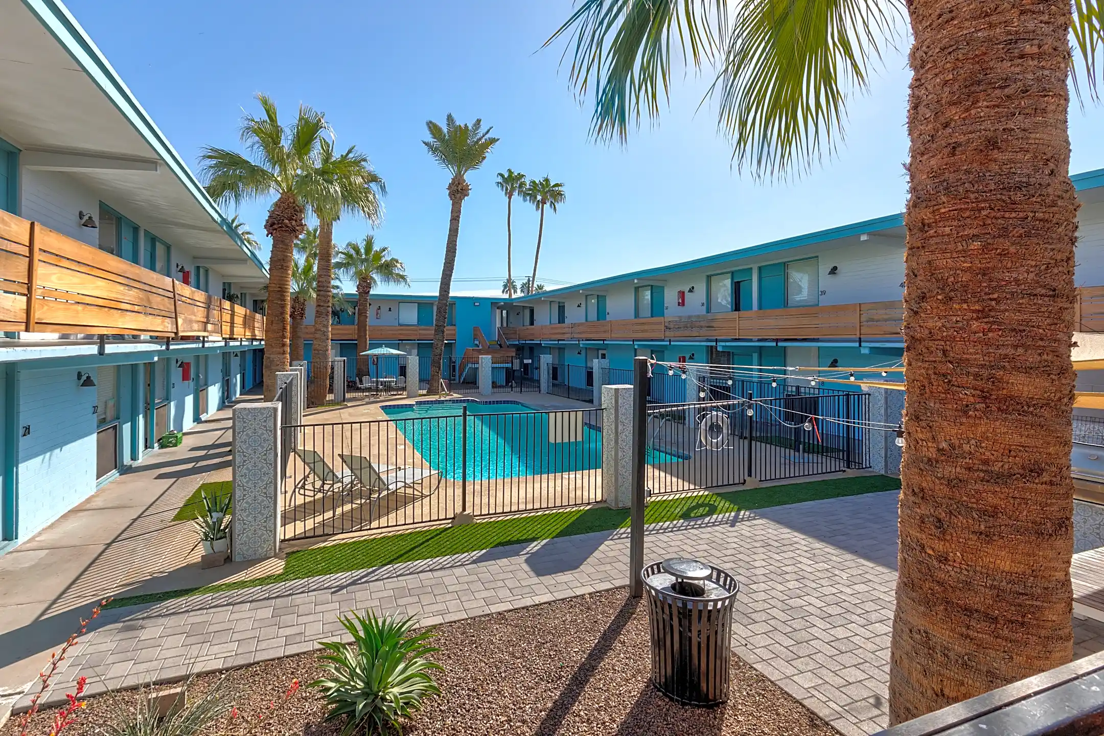 Elton Apartment Homes 2420 N 24th St Phoenix, AZ Apartments for