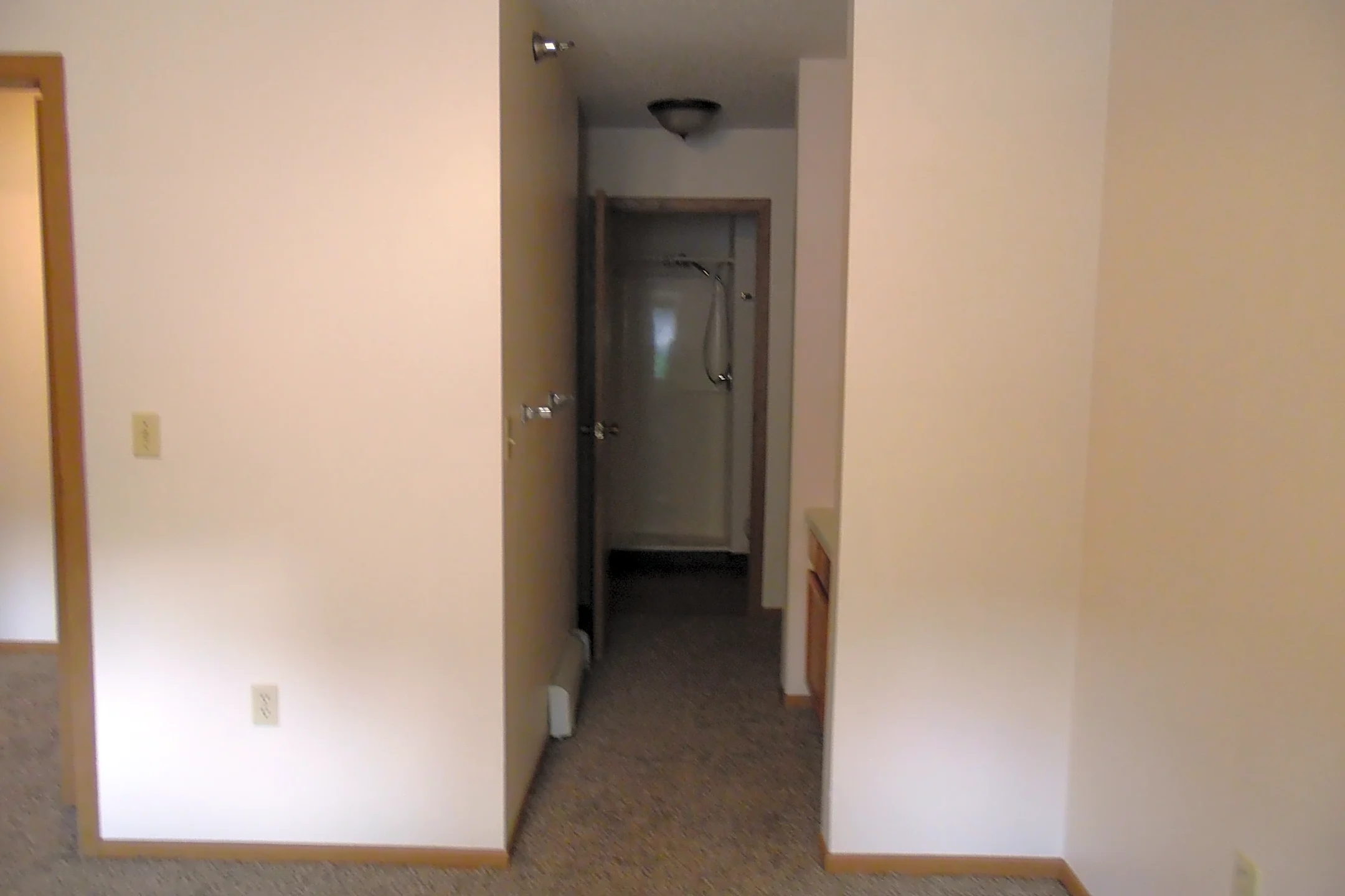 Sandy Creek Apartments 320 N Western Ave Sioux Falls, SD Apartments