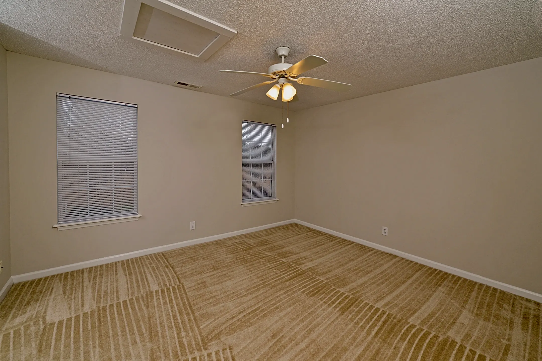 Bedroom - Meridian Park Apartments - Greenville, NC