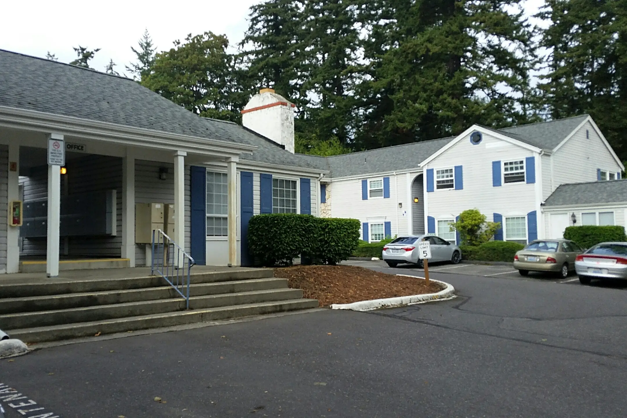 Country Squire Apartments - 2600 Alderwood Ave | Bellingham, WA ...