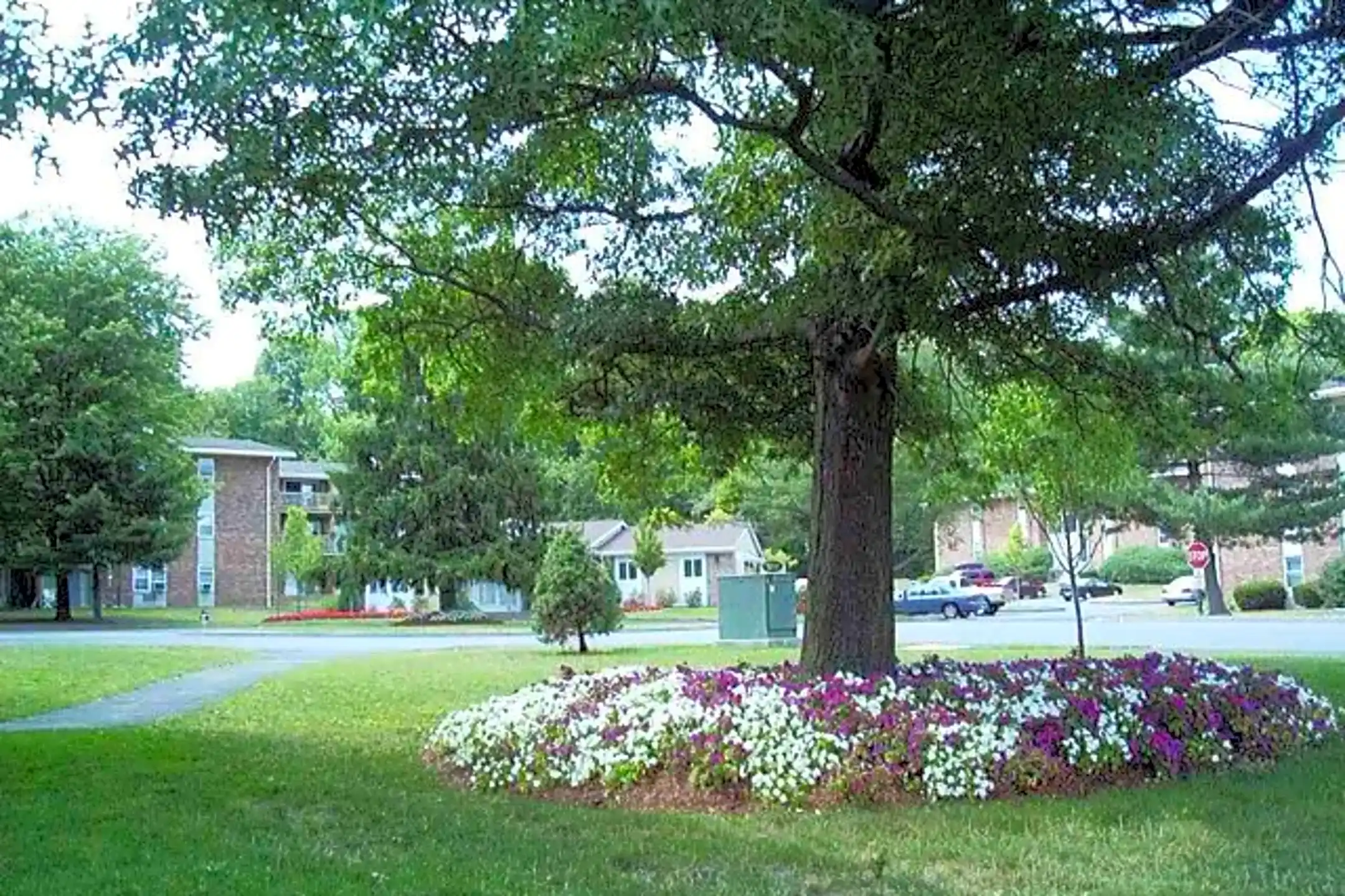 Rolling Ridge 15 Ridge Court East West Haven, CT Apartments for