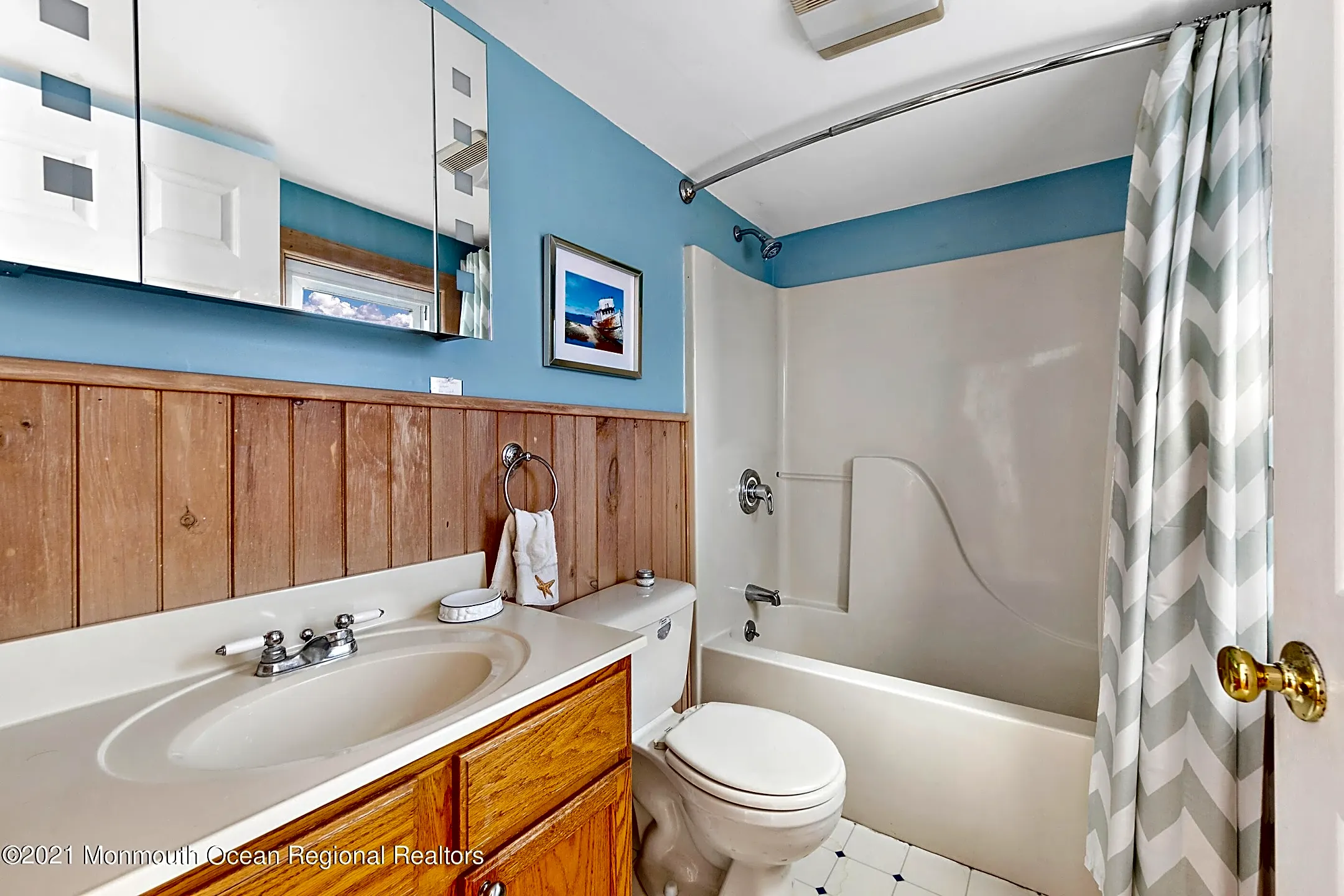 Bathroom - 1211 Ocean Ave #FRONT - Bradley Beach, NJ