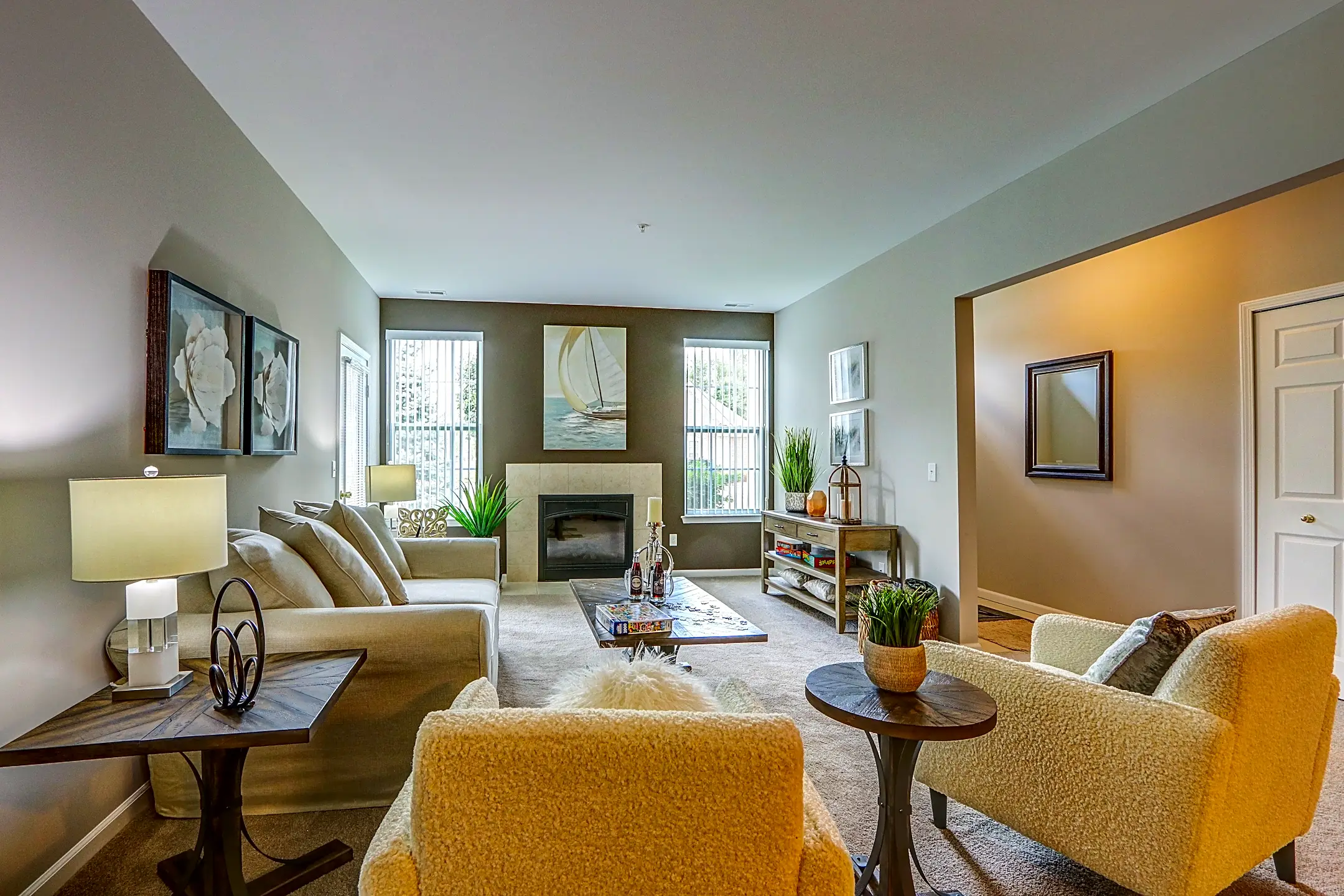 Ashford Apartments w/ Garages Shelby Township, MI 48317