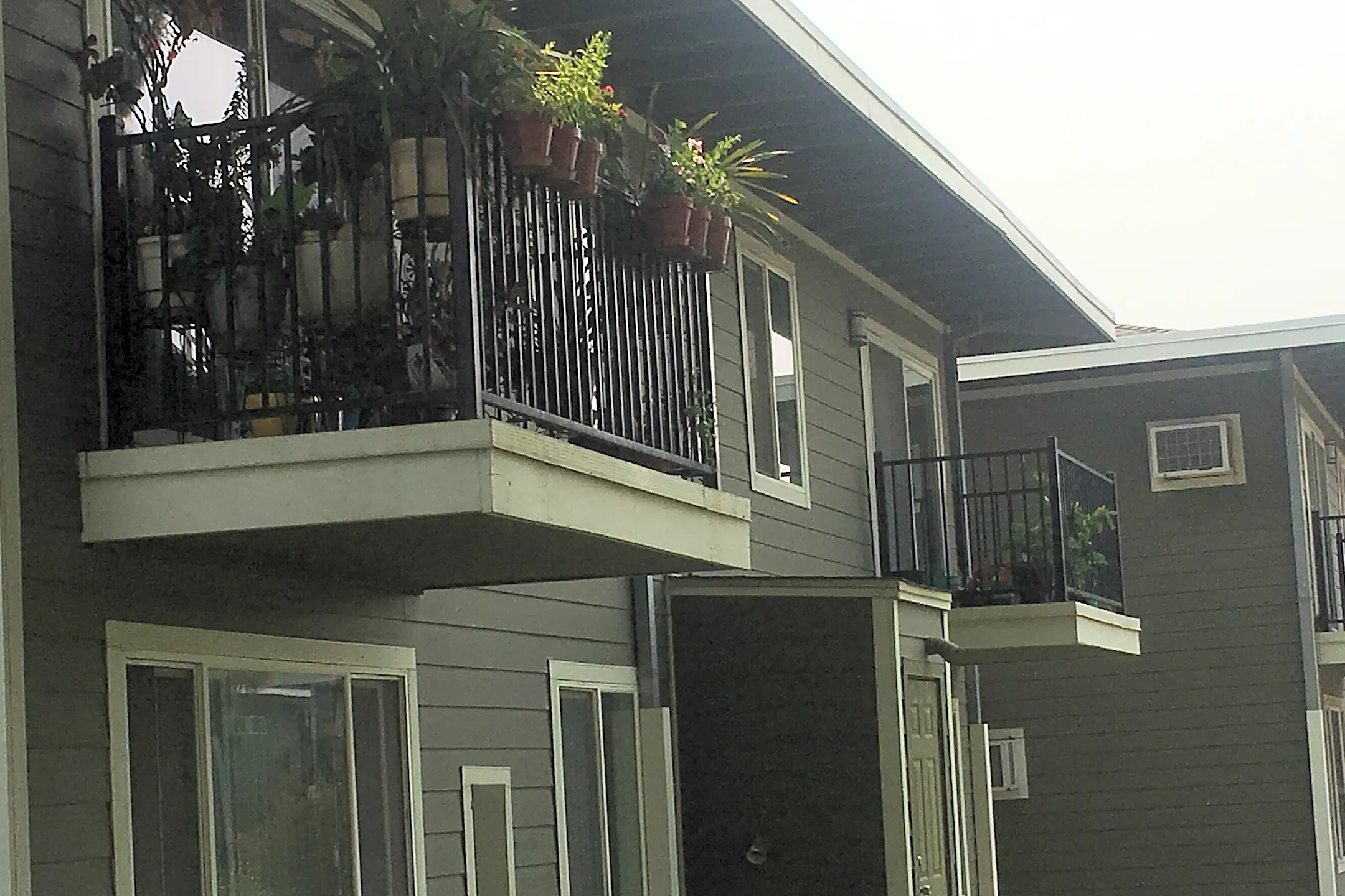 Village Garden Apartments (Tracy Garden Apts) Apartments Tracy, CA 95376