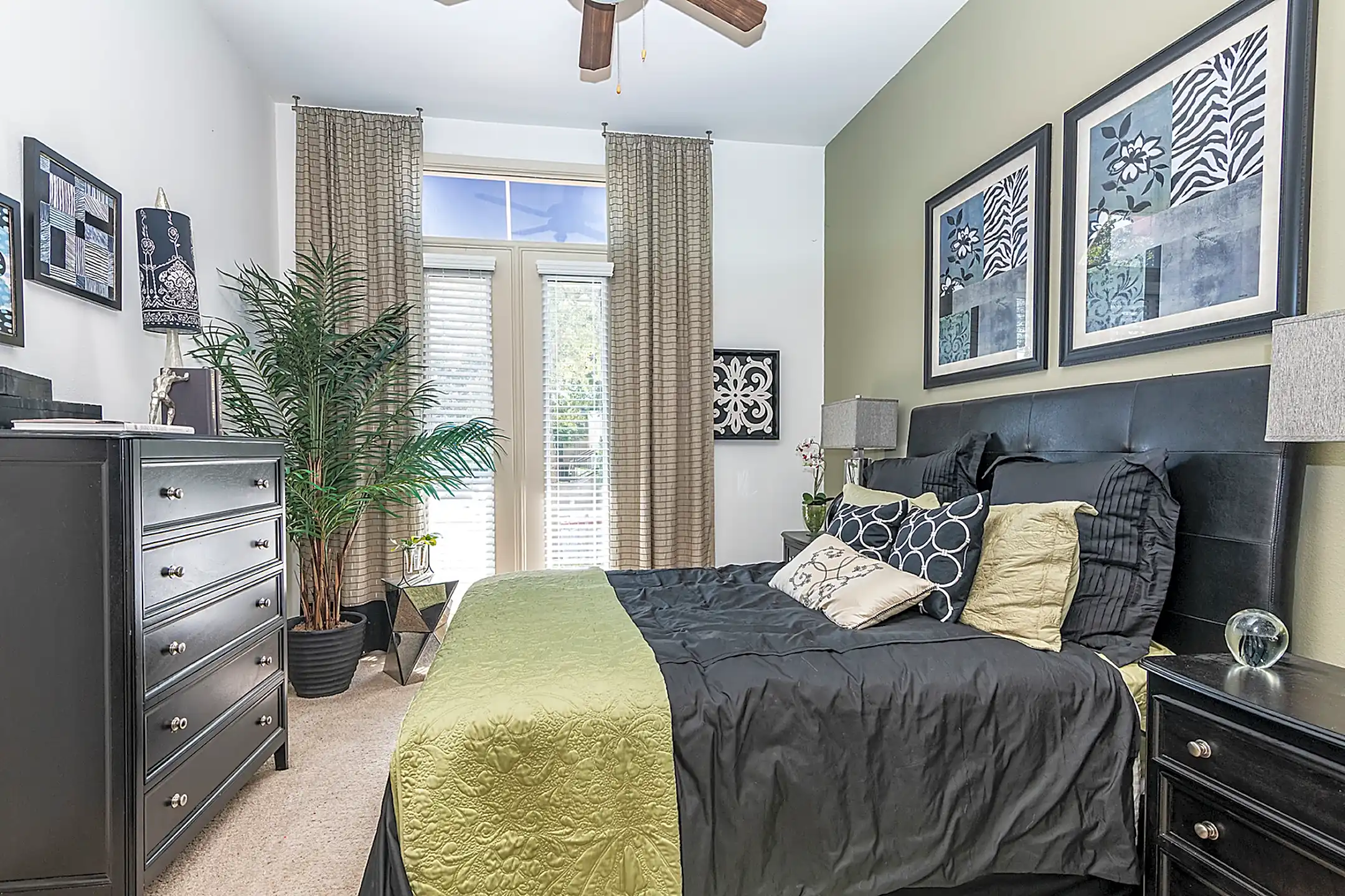 Desoto Town Center Apartments 207 E Pleasant Run Rd DeSoto, TX