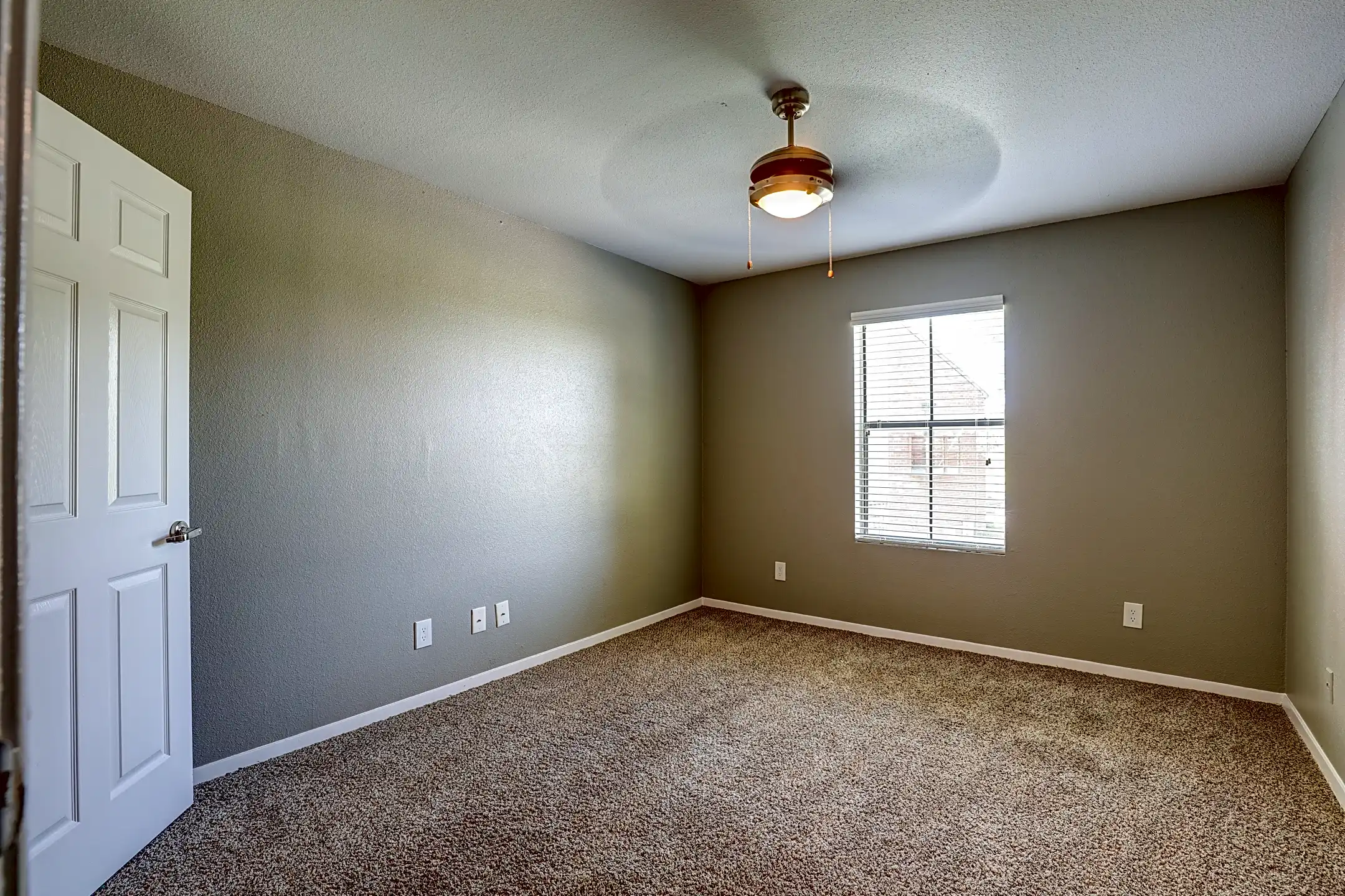 Spring Lake Haltom City, TX 76117