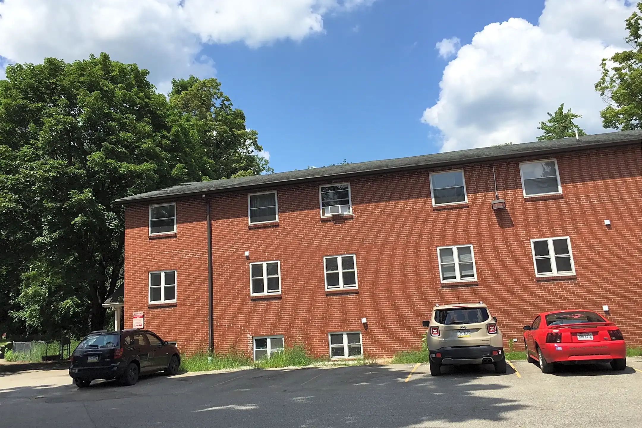 Pool - Hidden Lane Apartments - Edinboro, PA
