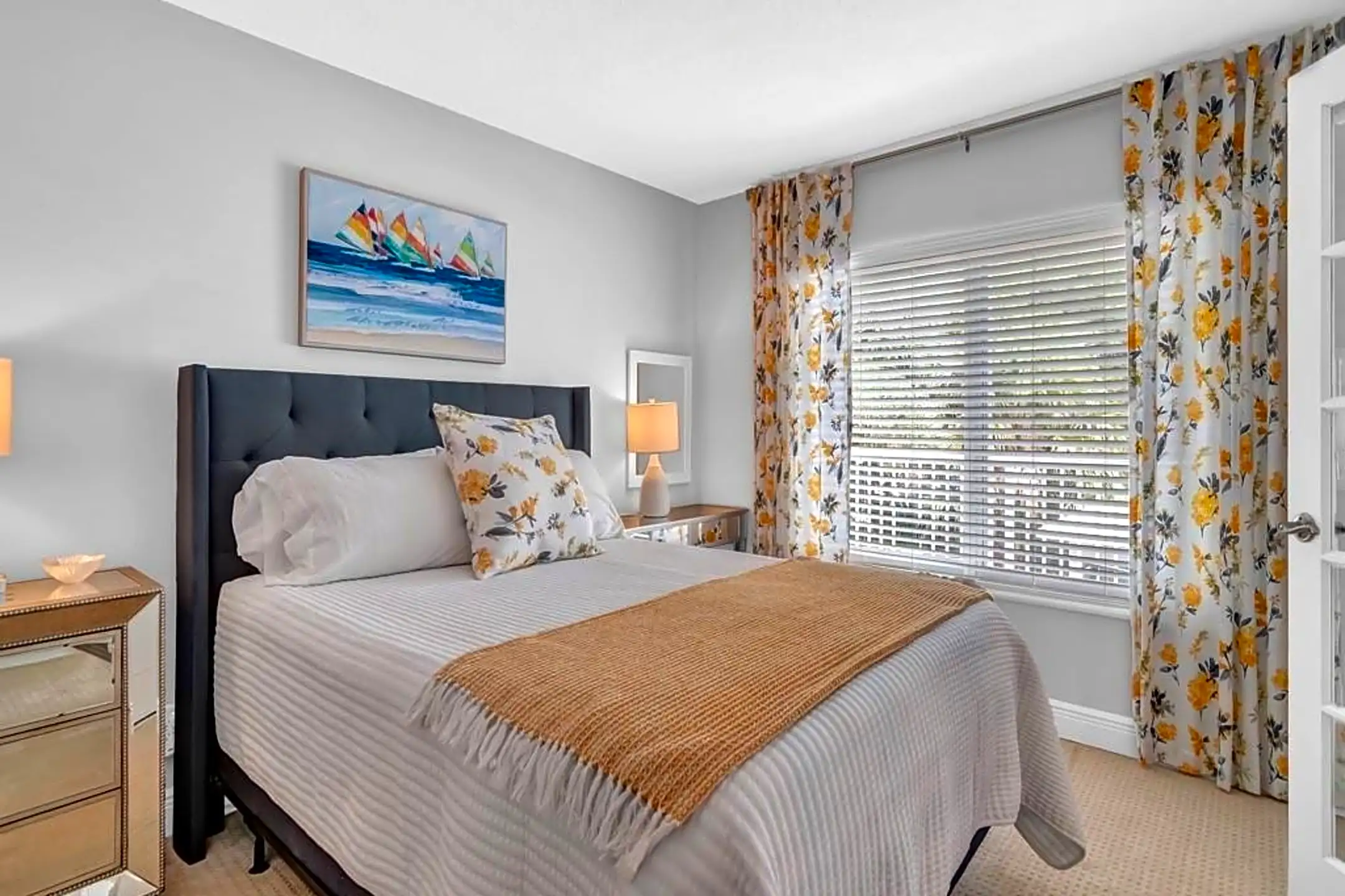 Bedroom - 855 Dahlia Ln #205 - Vero Beach, FL