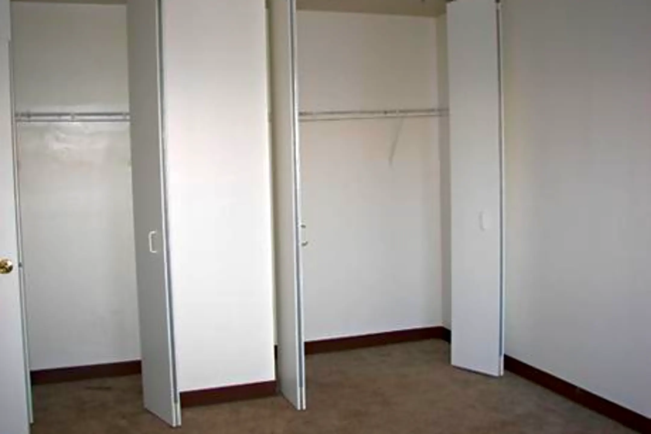 Rivers Edge Apartments 3541 Normandy Ave Rockford, IL Apartments