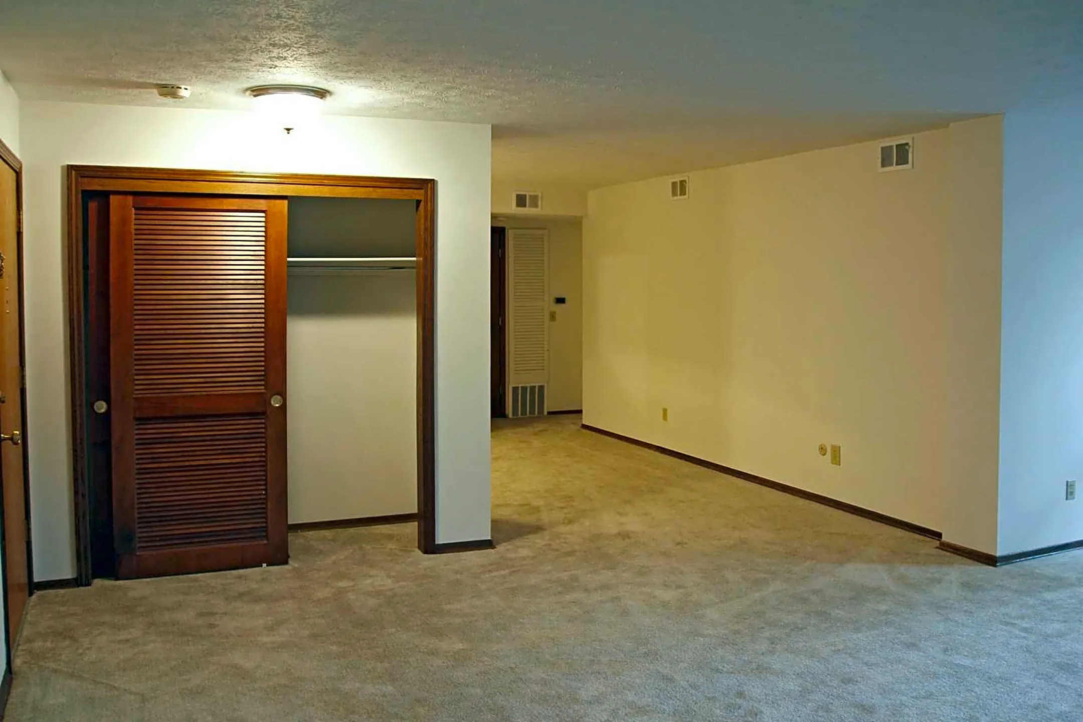 Living Room - Parkview Arms - Bexley, OH