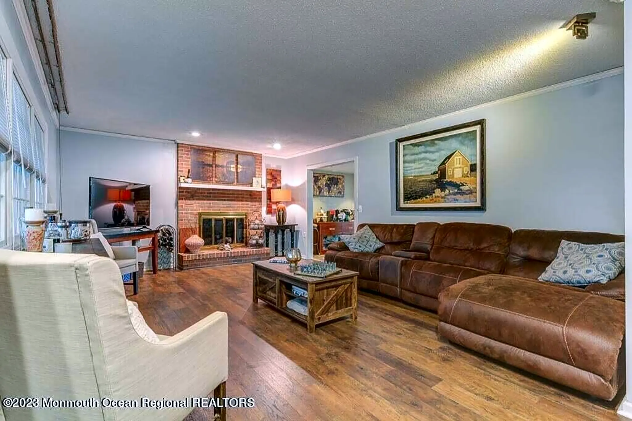 Living Room - 123 Point O Woods Dr - Toms River, NJ