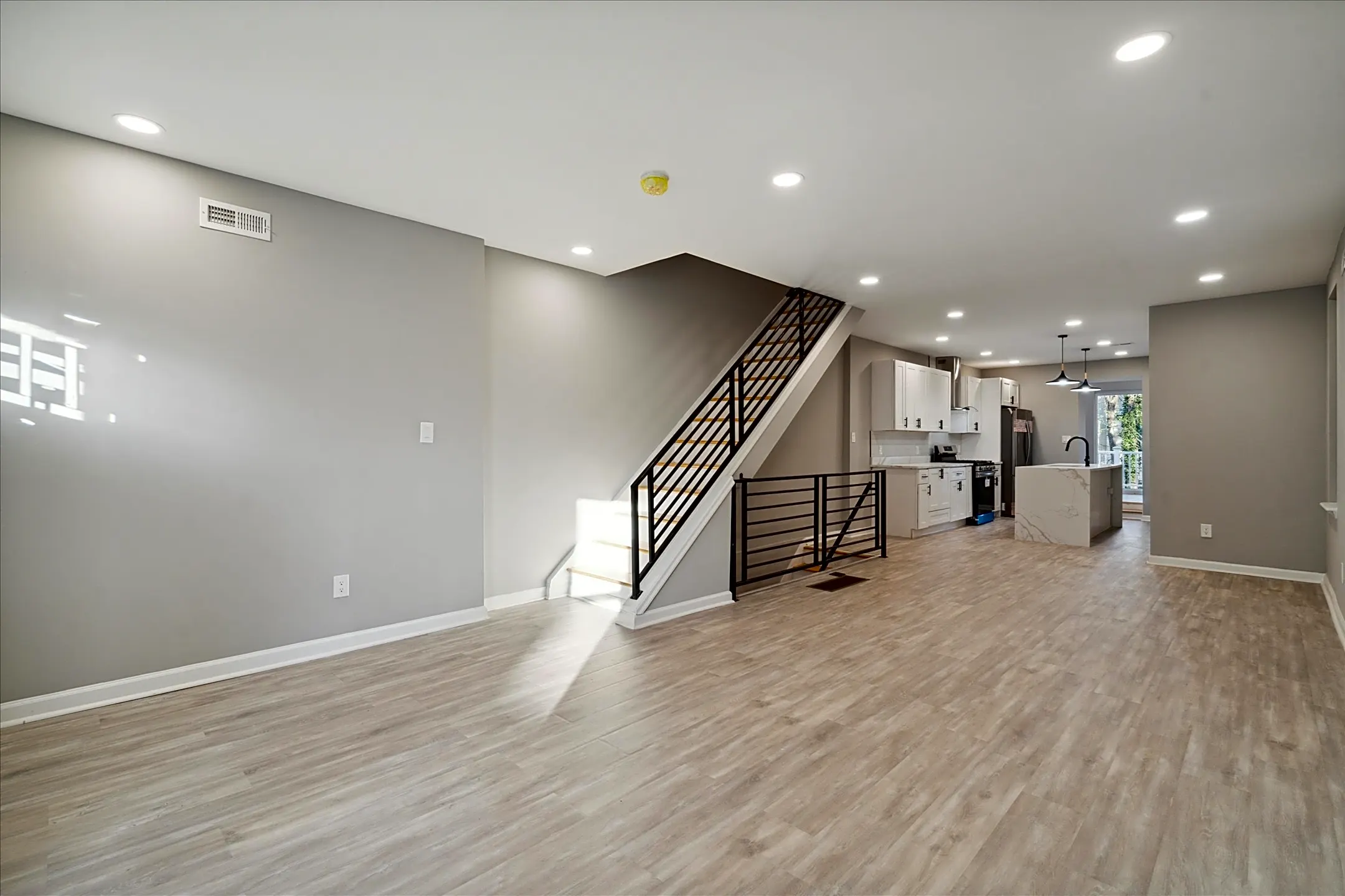 Living Room - 506 High Street - Philadelphia, PA