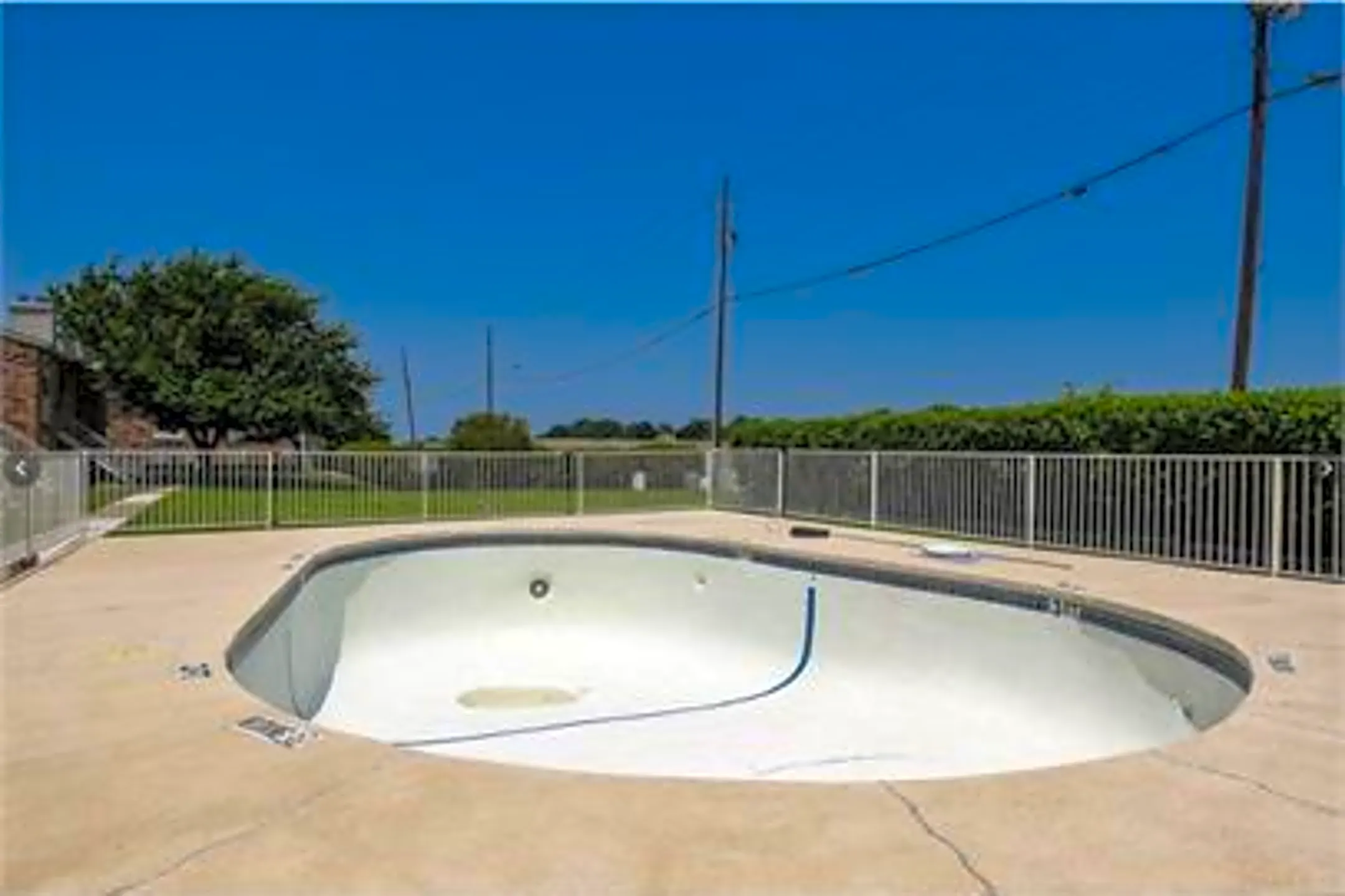 2200 E Trinity Mls Rd 2200 E Trinity Mls Rd unit 301 Carrollton, TX