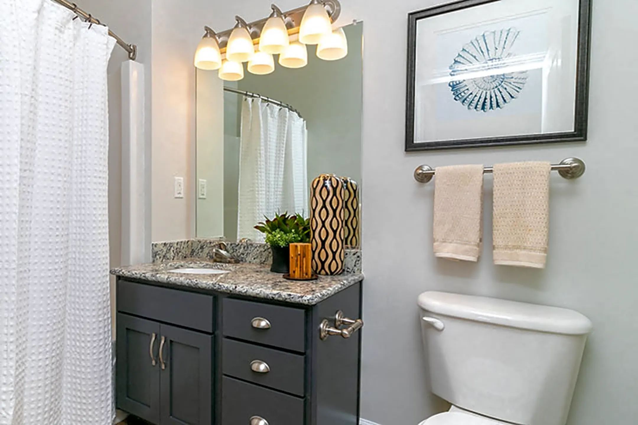 Saltmeadow Bay Apartments and Townhomes Virginia Beach, VA 23451