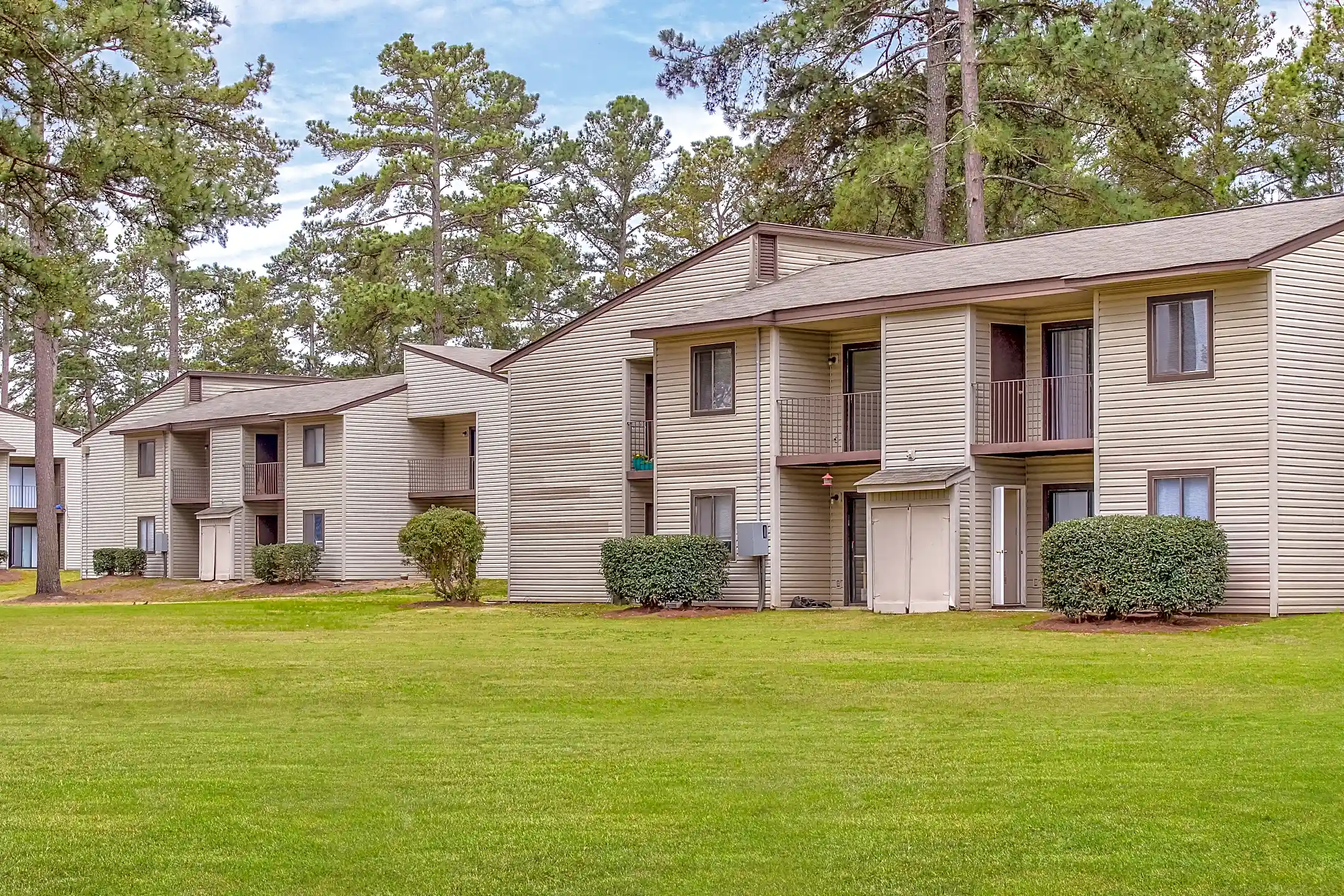 Meadow Pointe Apartments 943 Applewood Lane Fayetteville, NC