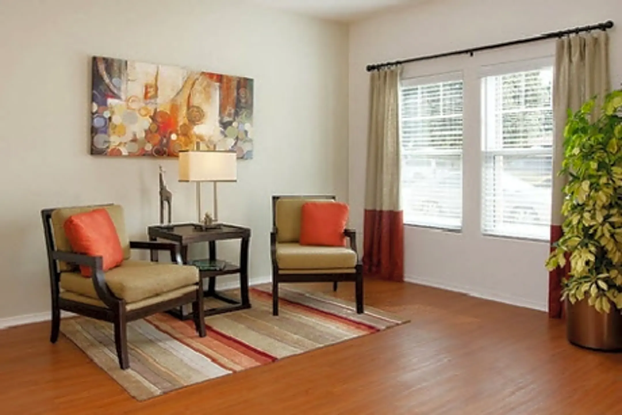 Ralston Courtyards Apartments 5525 Ralston St Ventura, CA