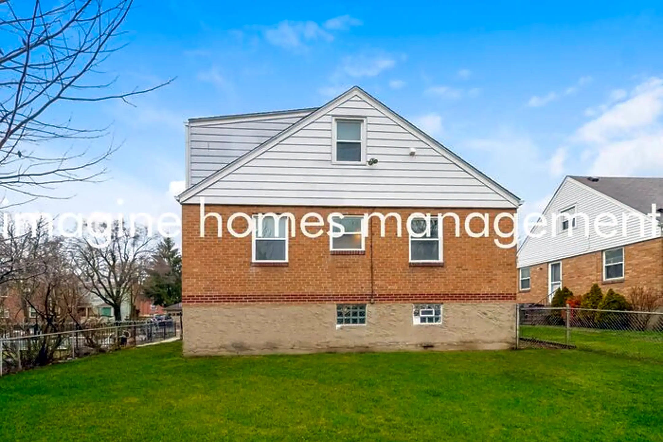 Building - 116 S Grove Ave - Wyoming, OH