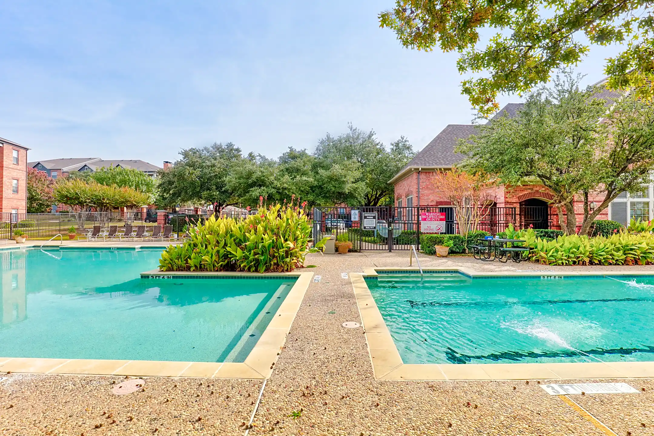 The Seasons at Green Oaks 2175 N Hwy Grand Prairie, TX Apartments