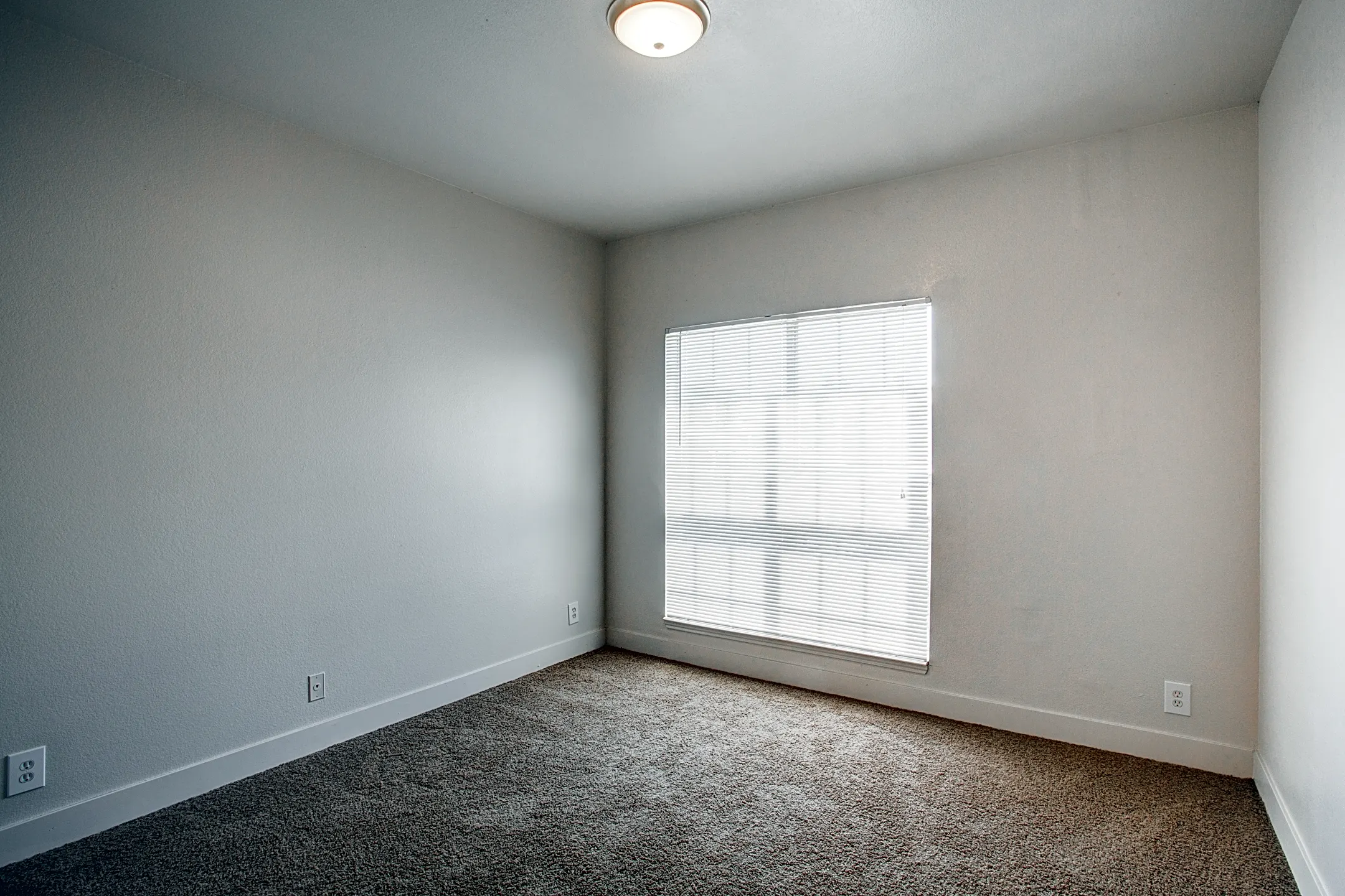 Preston Hollow 4150 South 300 East Salt Lake City, UT Apartments