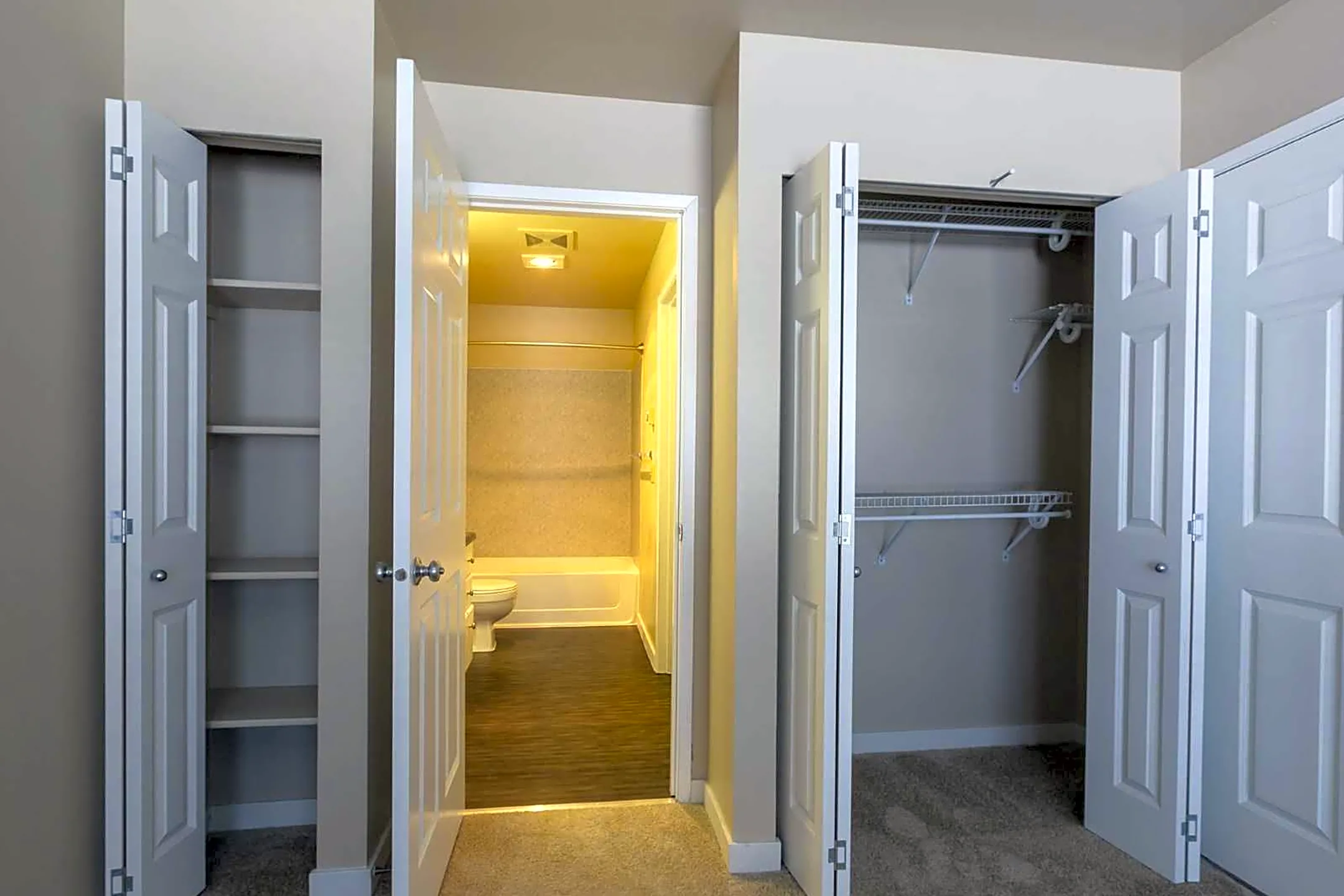 Bedroom - Cooper Apartments - Seattle, WA