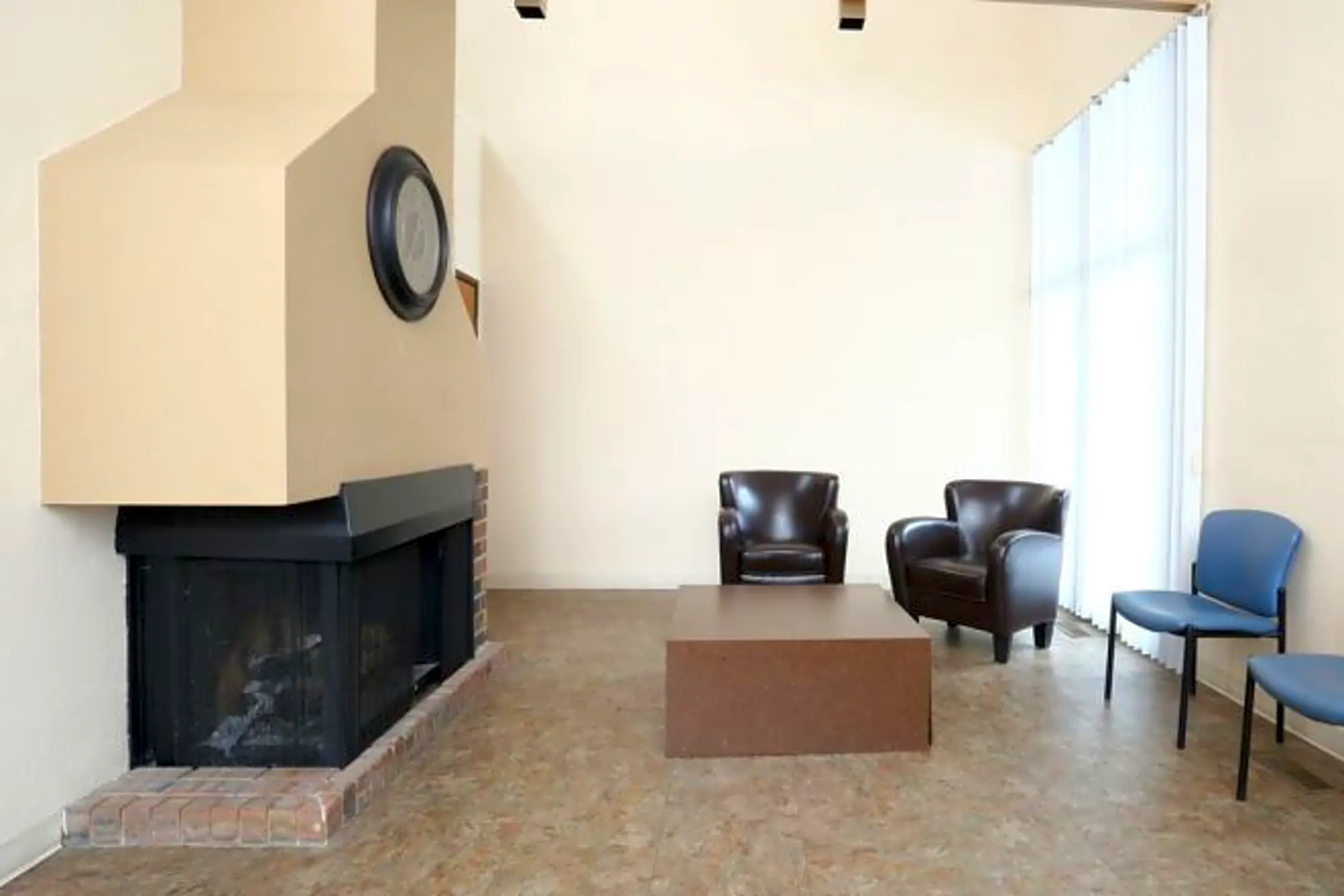 Riverfront Apartments 601 N Cedar St Lansing, MI Apartments for