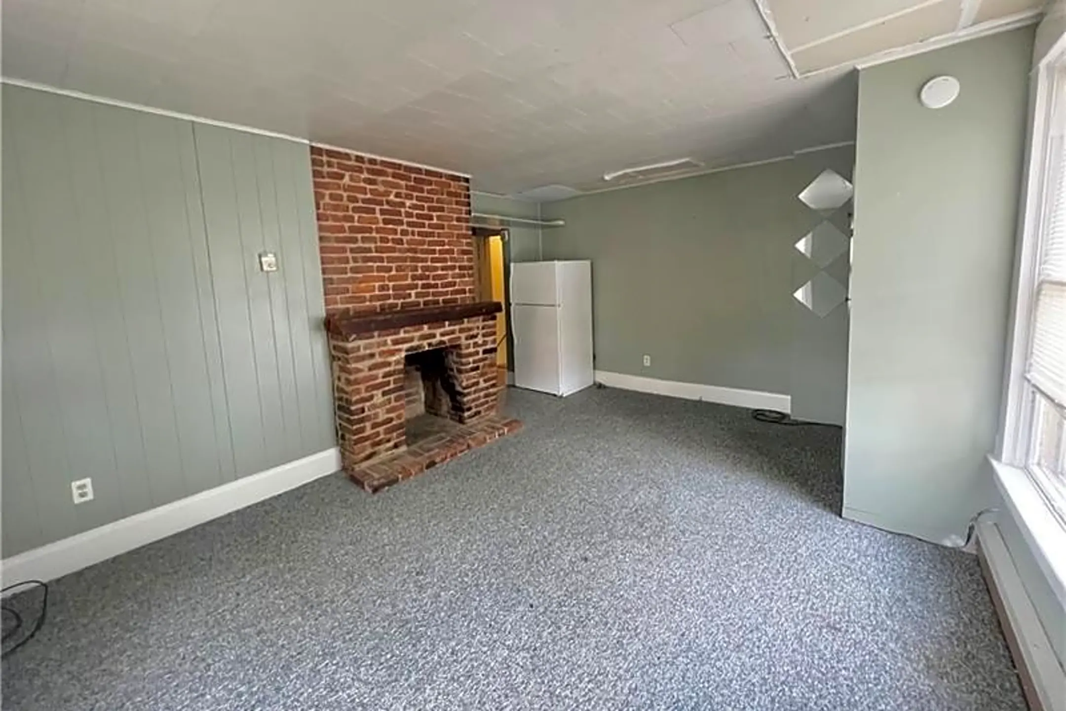 149 Waugh Ave 3 Apartments New Wilmington, PA 16142