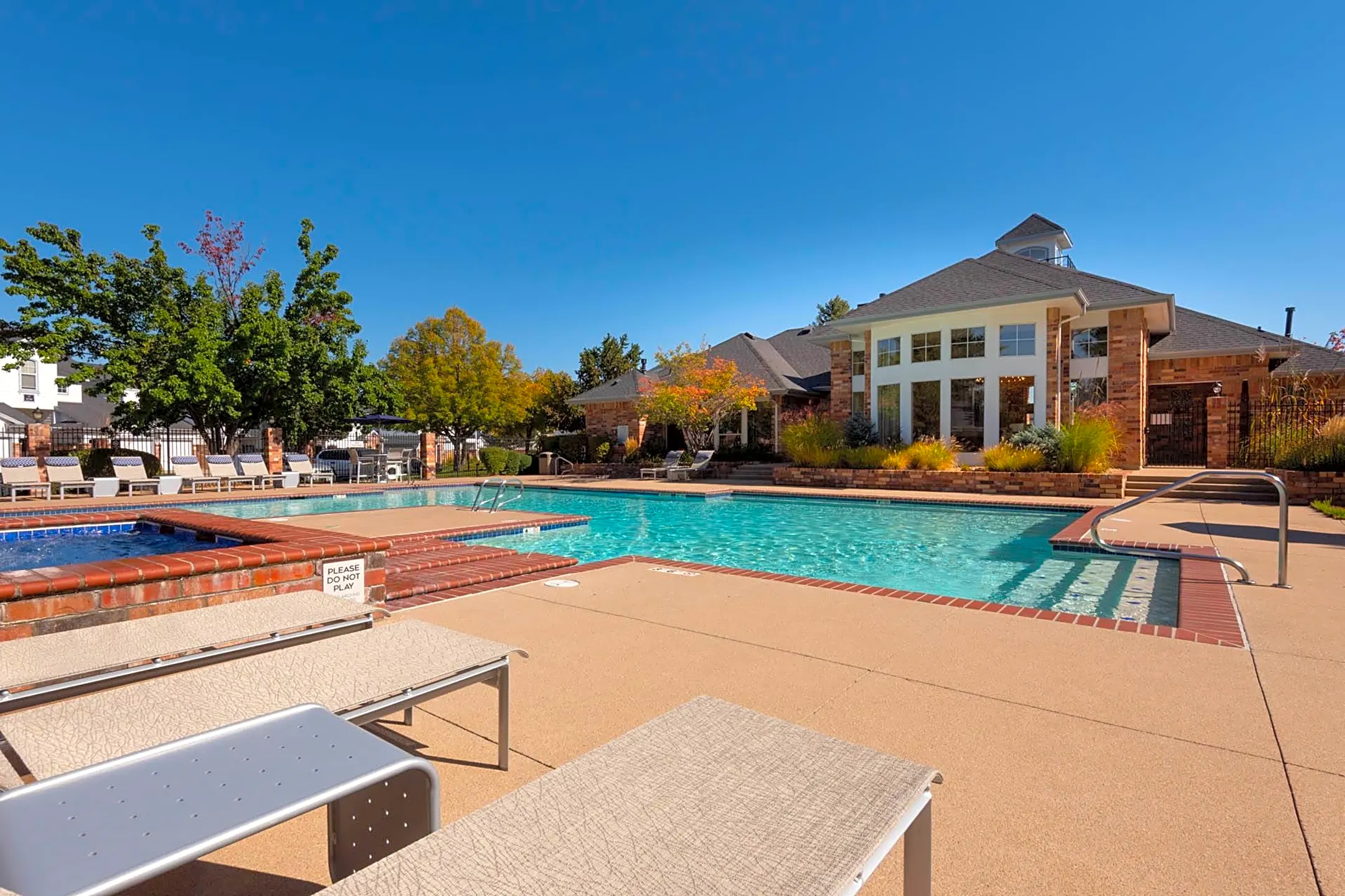 Pool - Windsor Townhomes and Apartments - Lakewood, CO